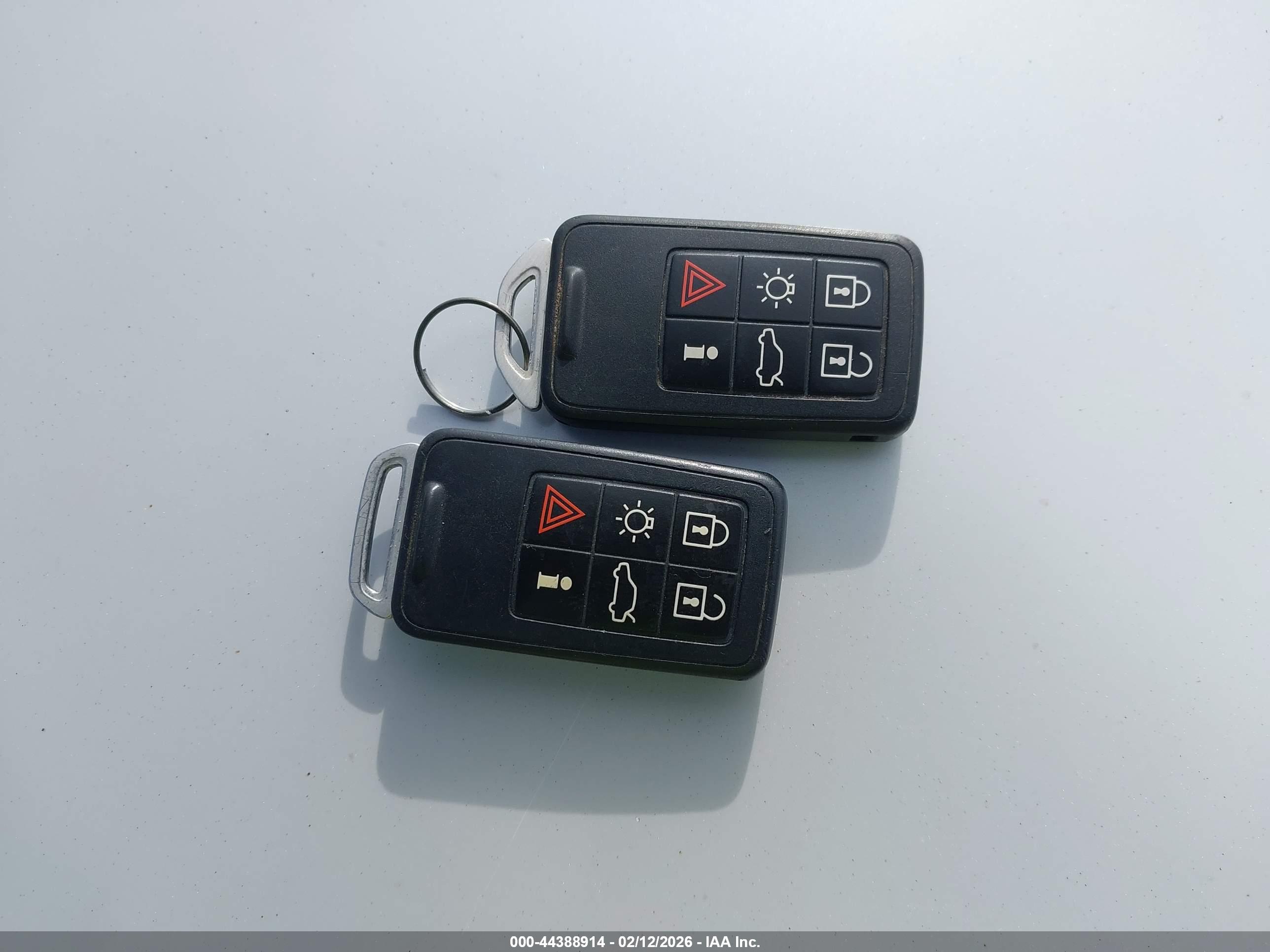 VOLVO S60 image 11