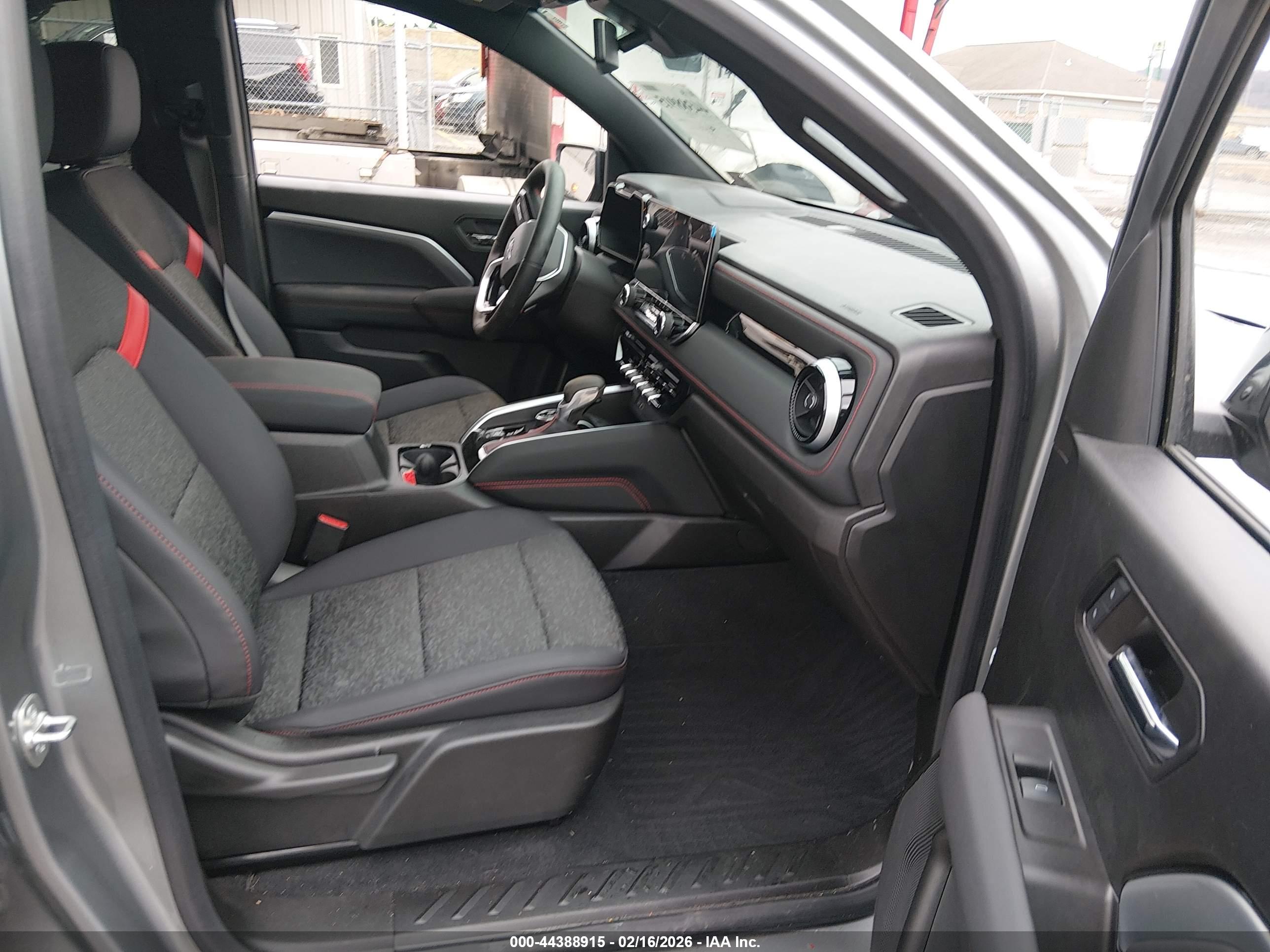 CHEVROLET COLORADO image 5