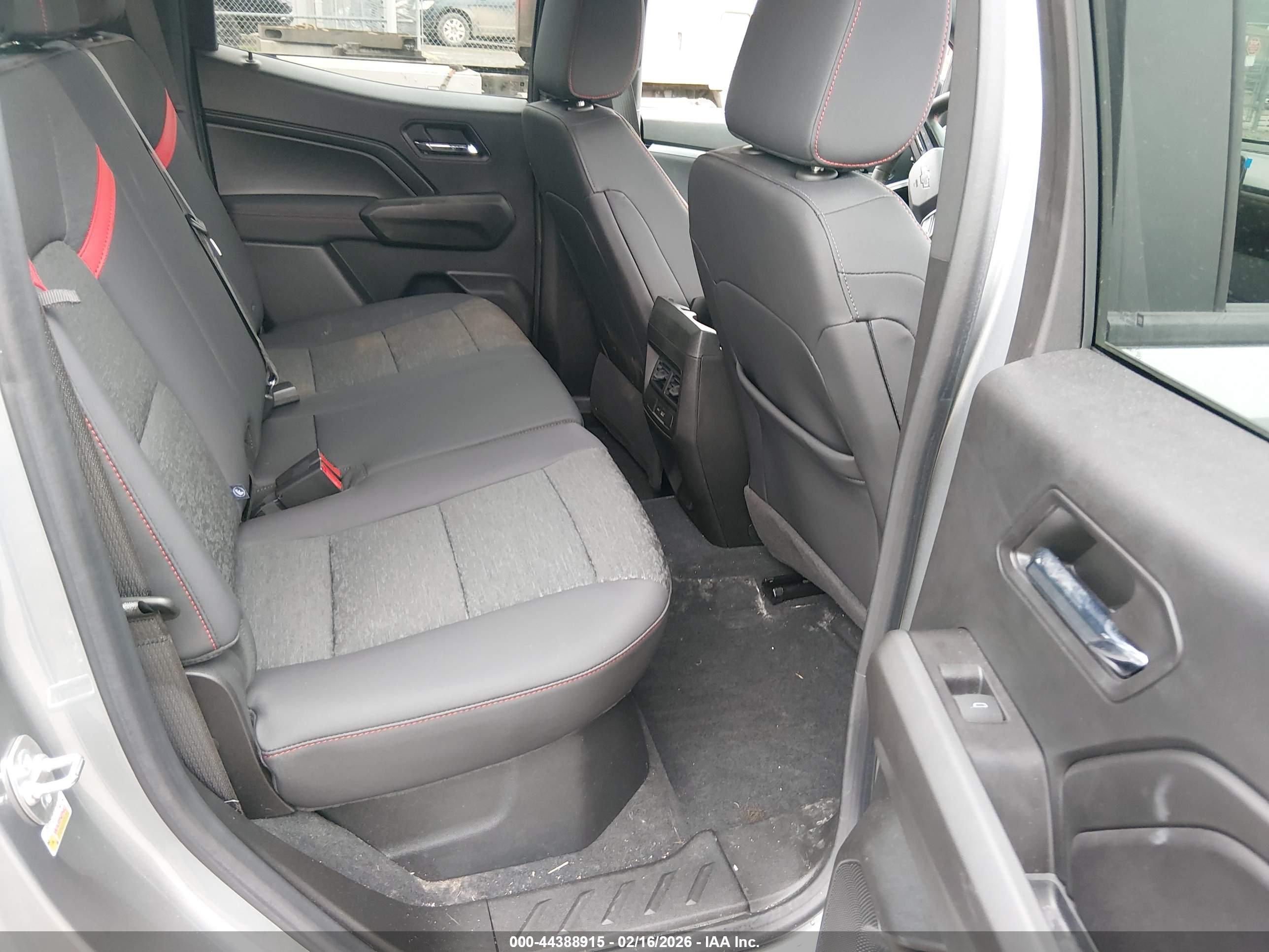 CHEVROLET COLORADO image 8