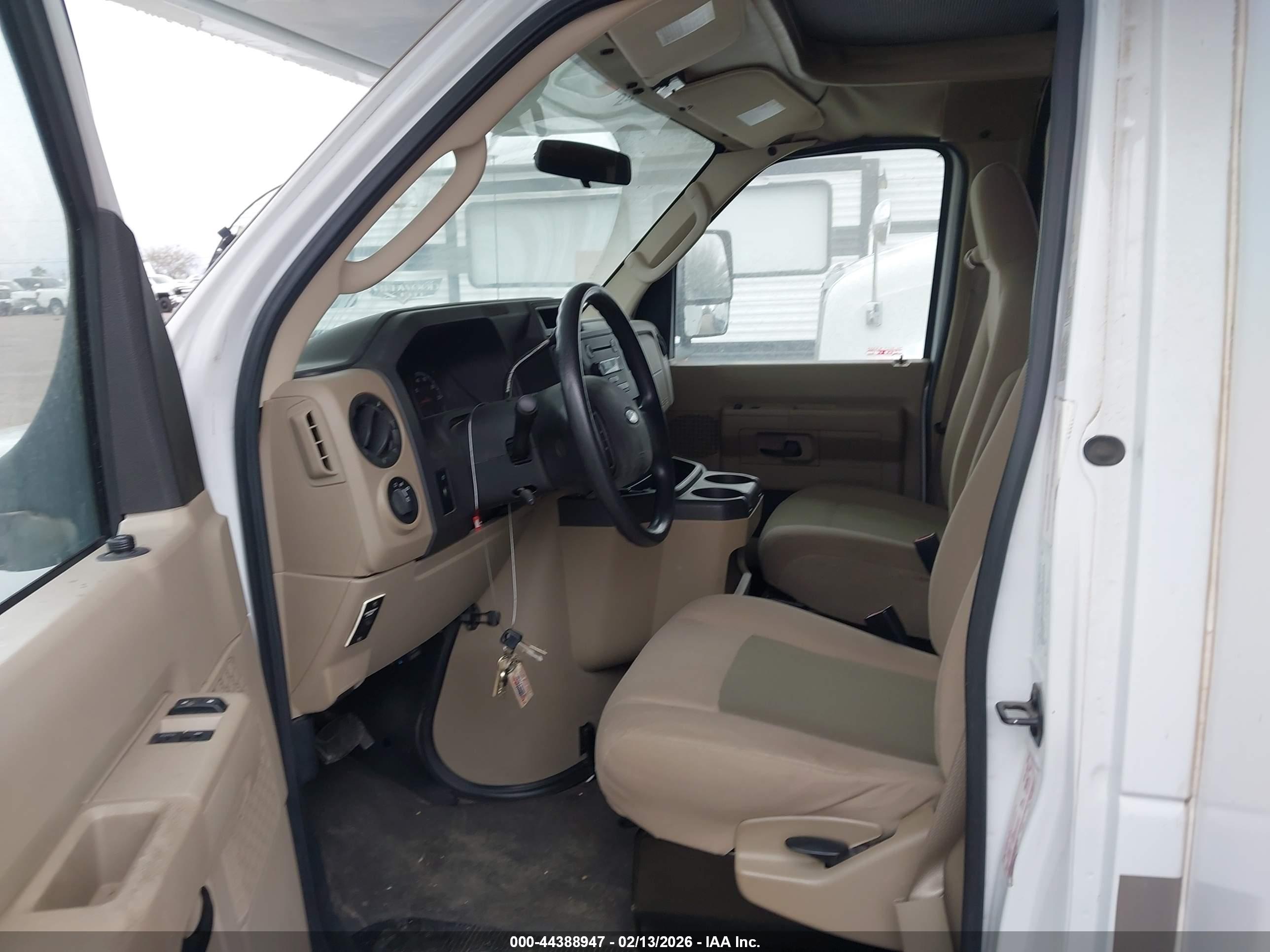 FORD E-350 image 7