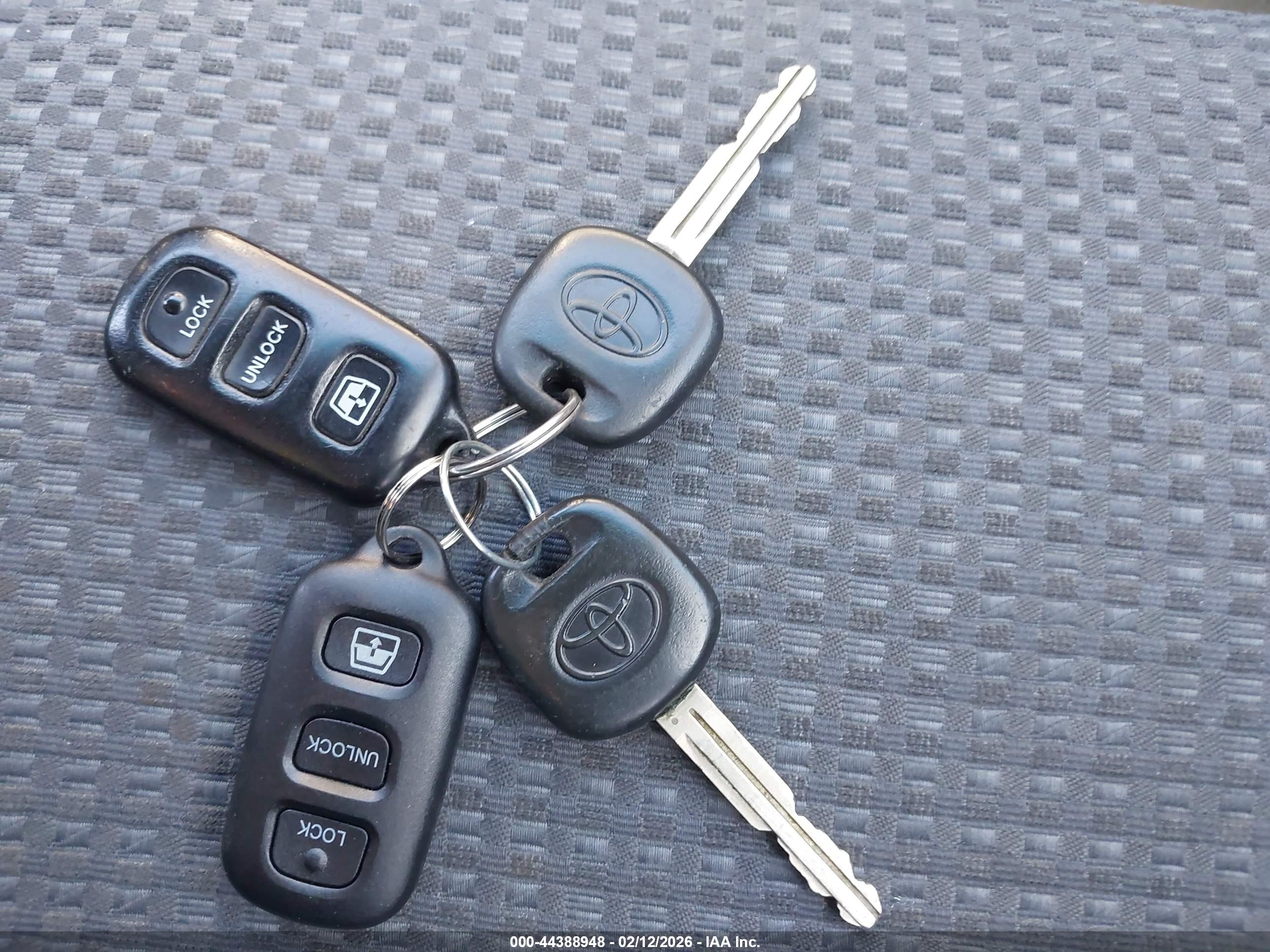 TOYOTA 4RUNNER image 11