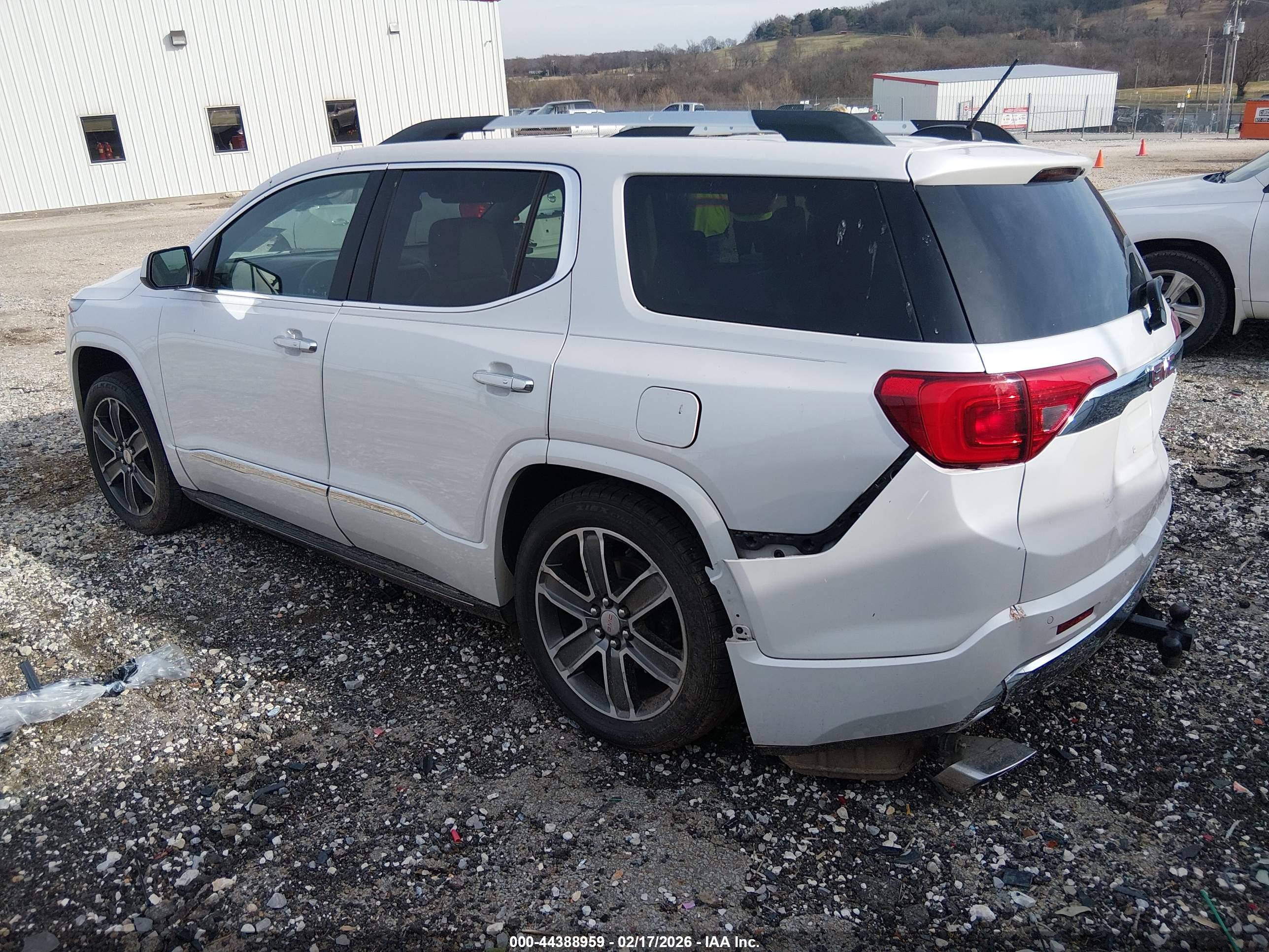 GMC ACADIA image 3