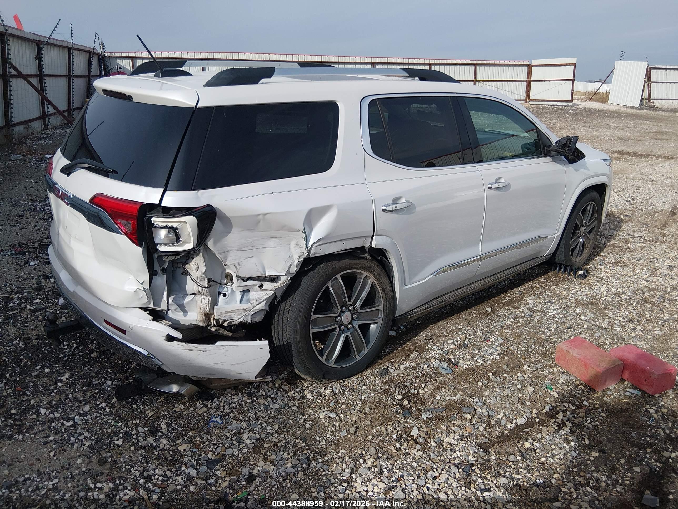 GMC ACADIA image 4