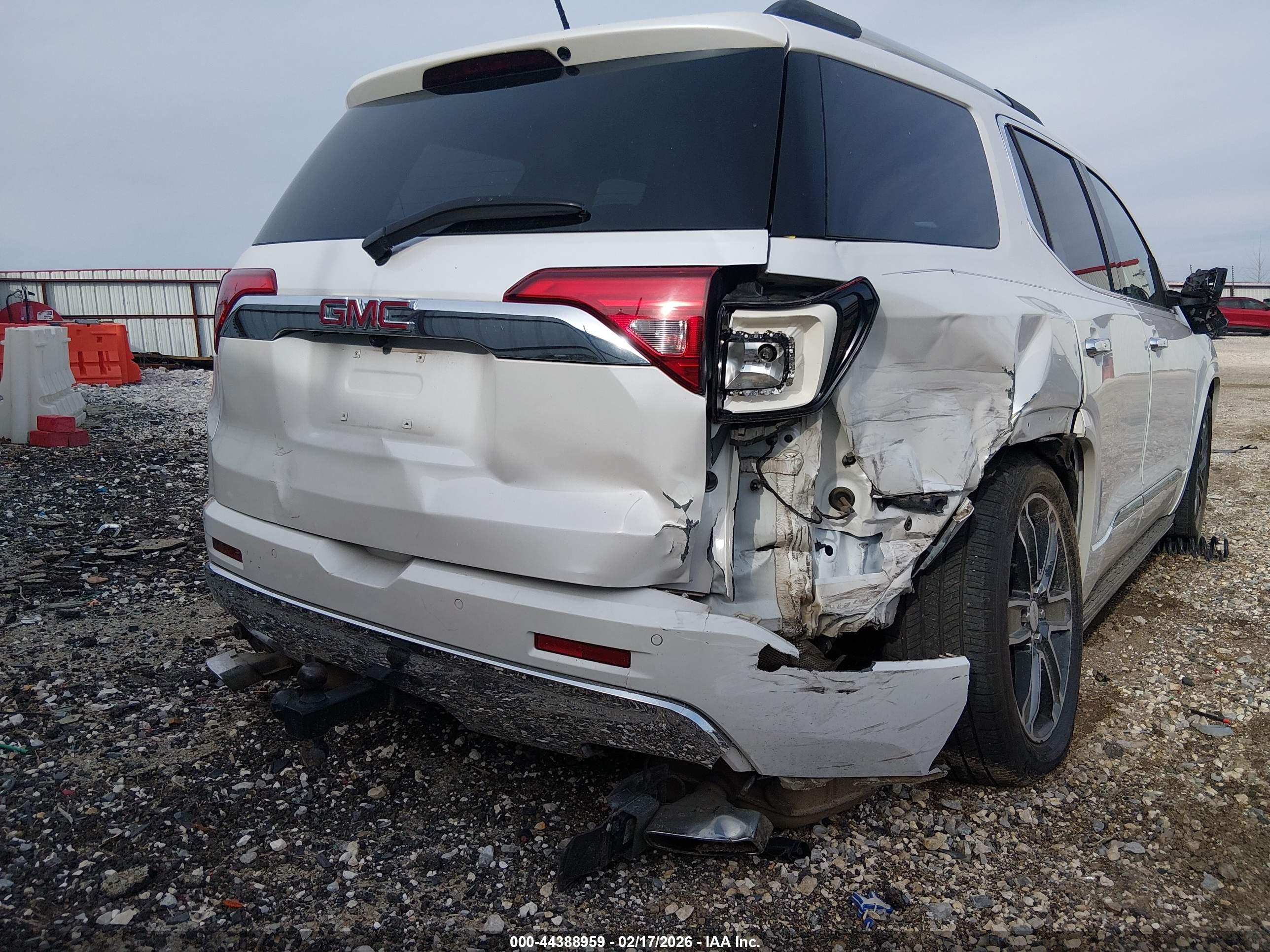 GMC ACADIA image 6