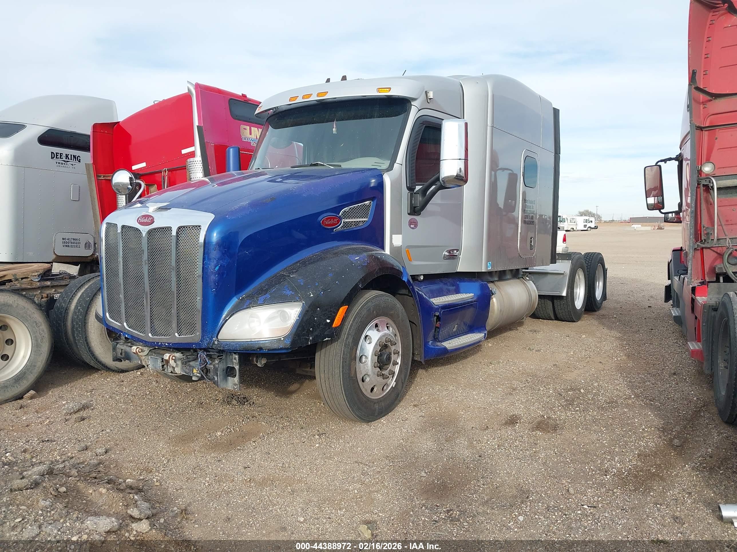 PETERBILT 579 image 2