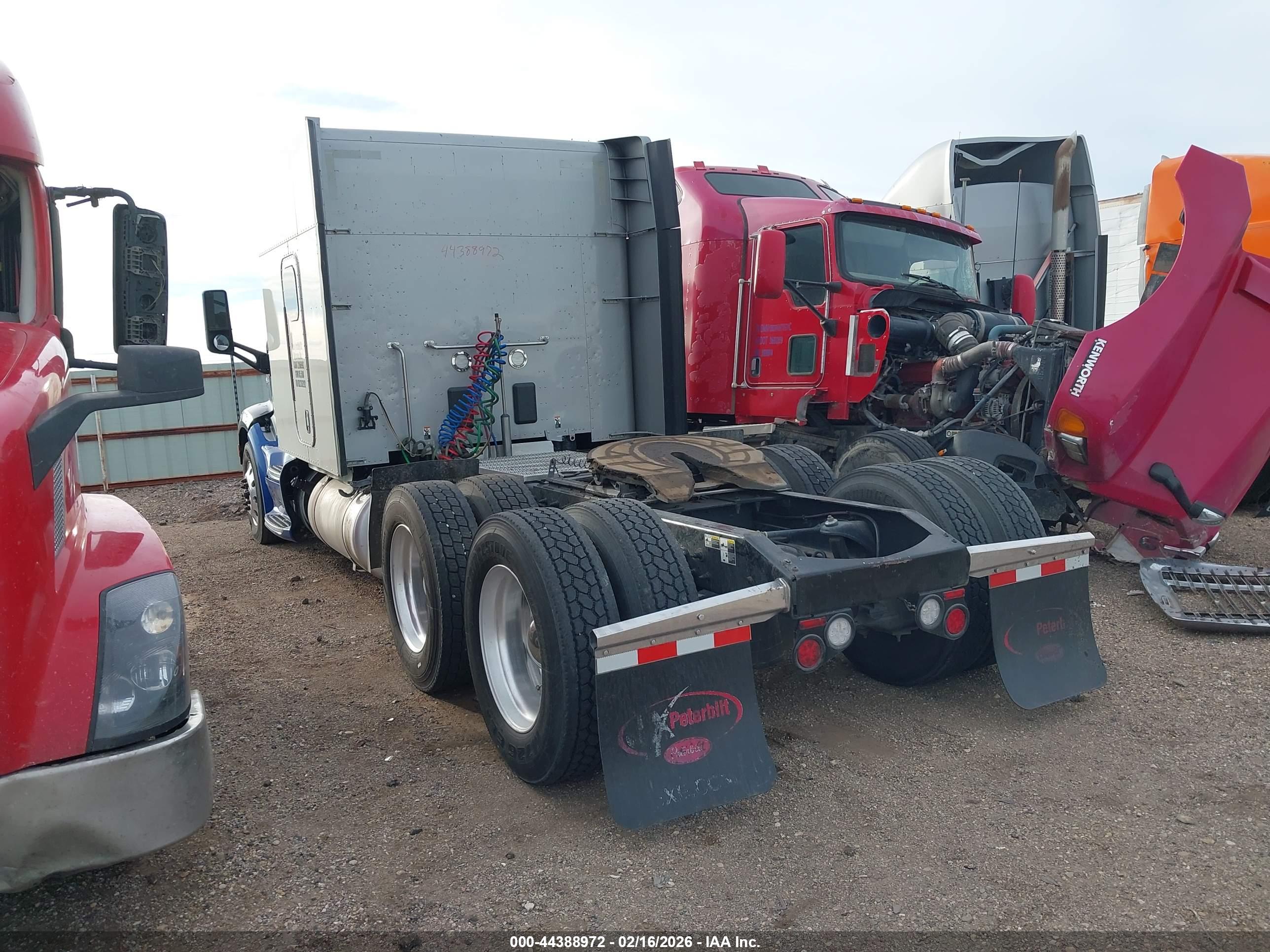 PETERBILT 579 image 3