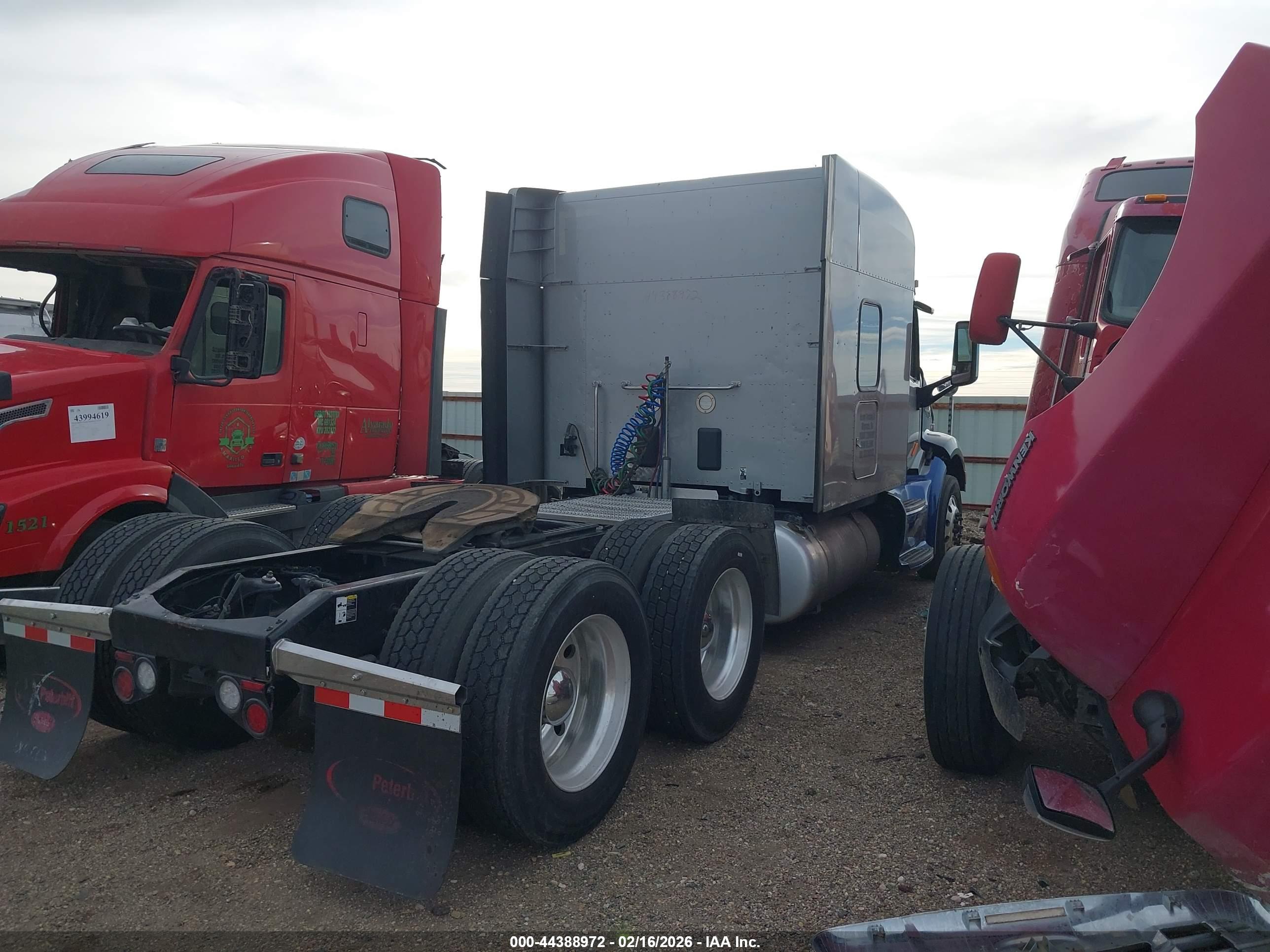 PETERBILT 579 image 4