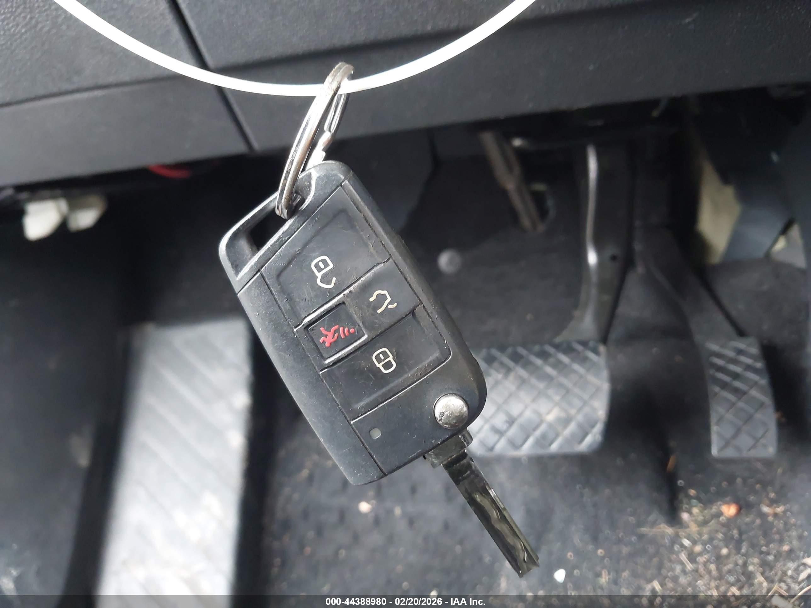 VOLKSWAGEN TIGUAN image 11