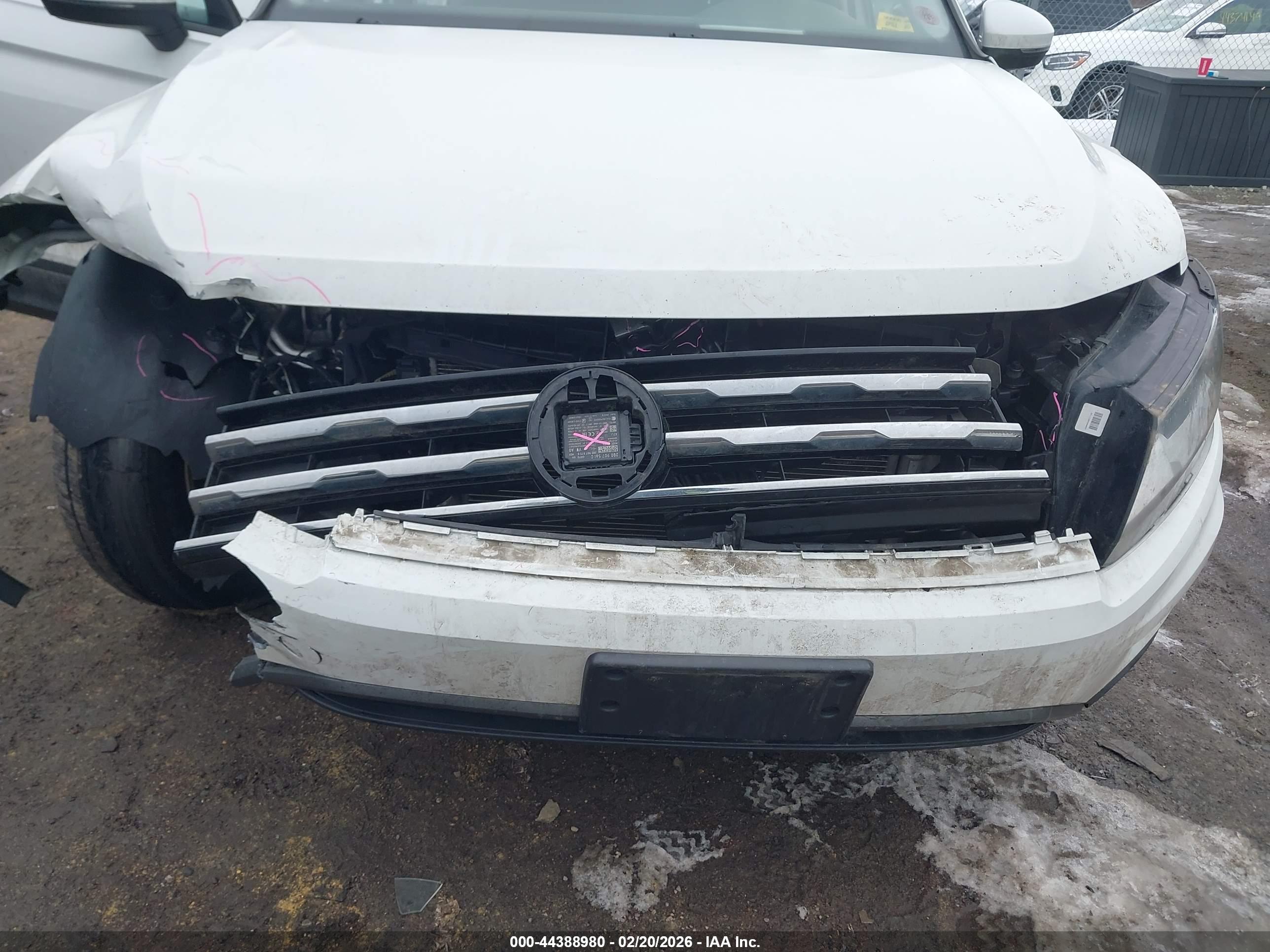 VOLKSWAGEN TIGUAN image 6