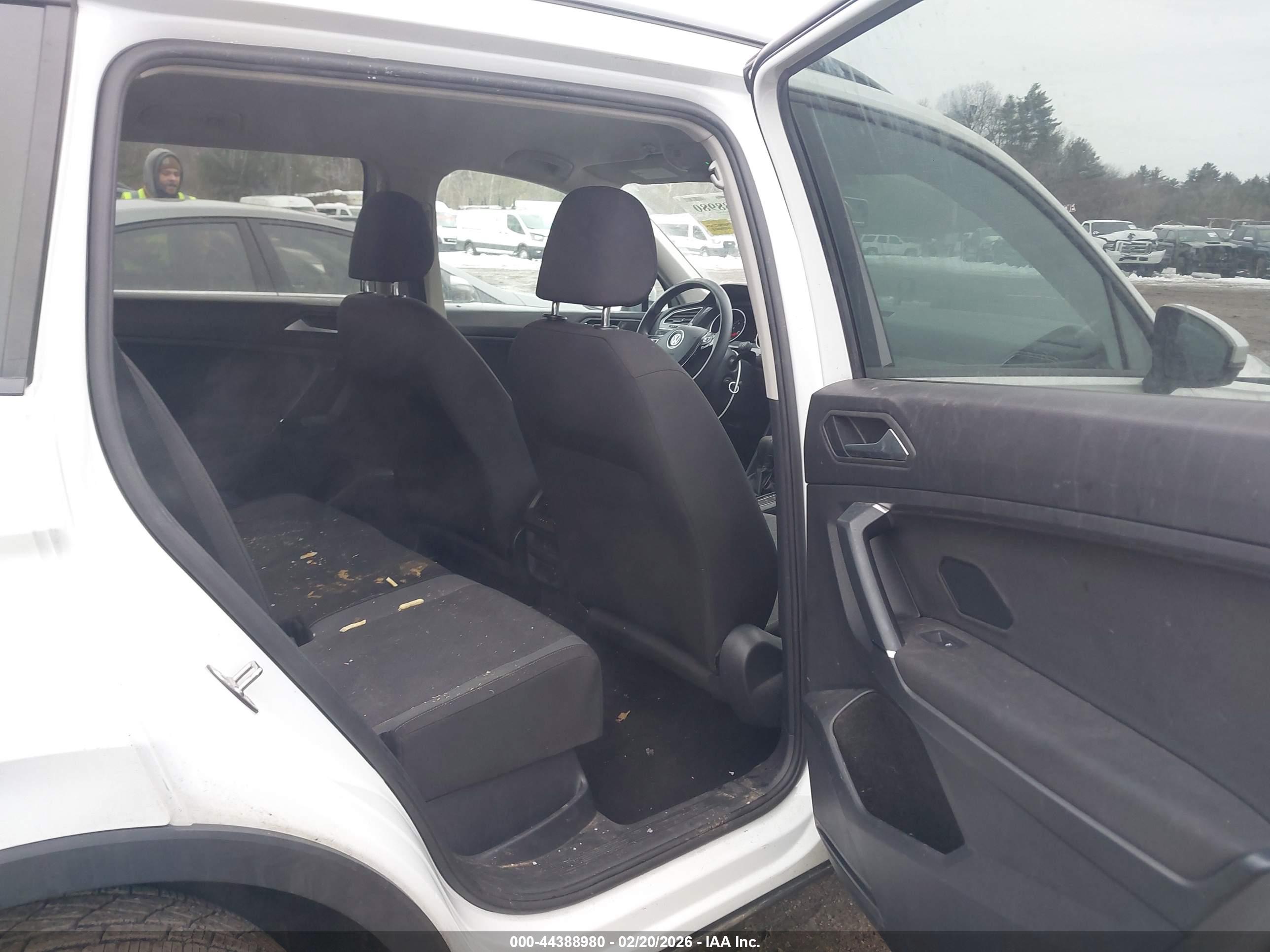 VOLKSWAGEN TIGUAN image 8