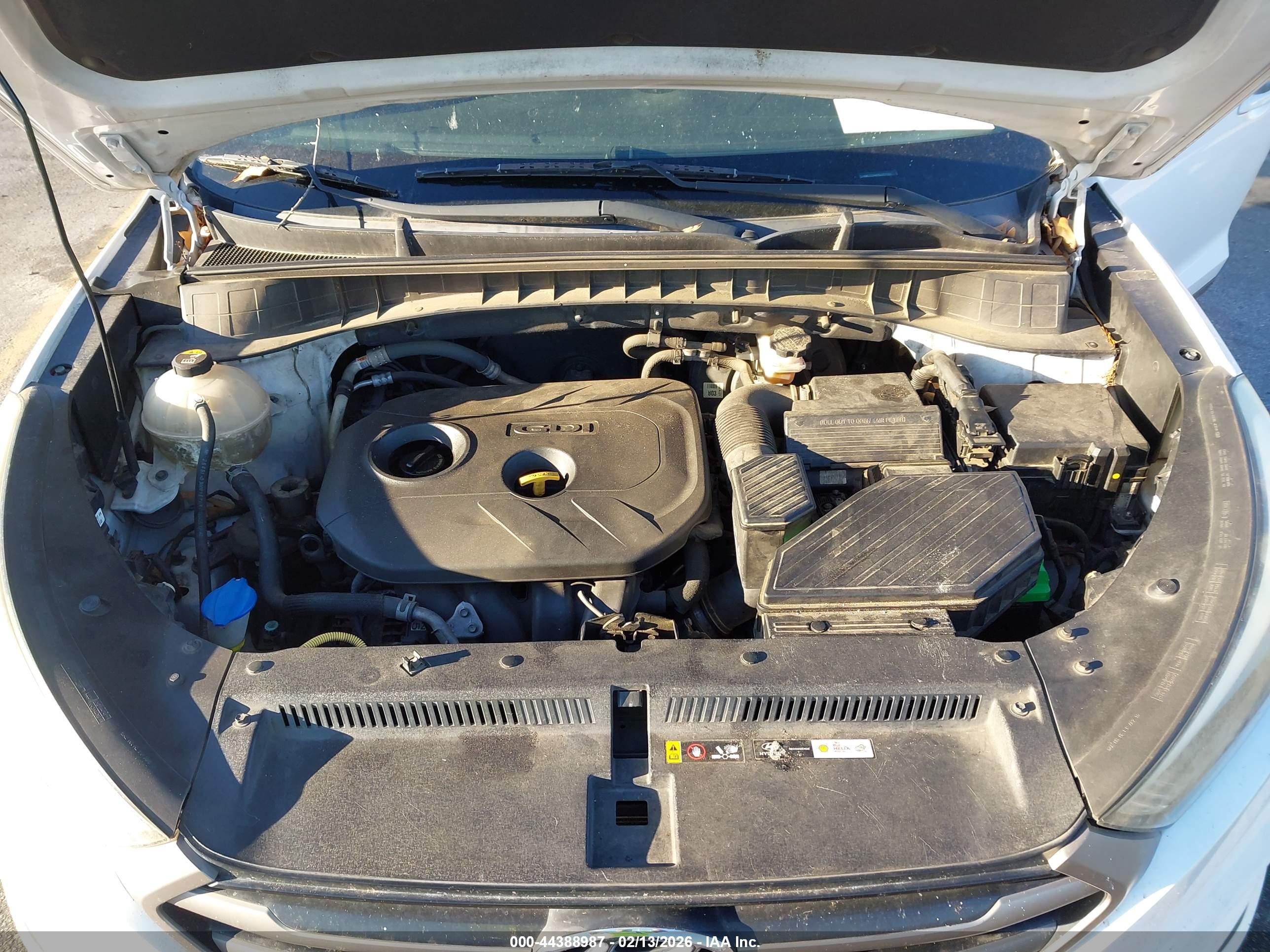 HYUNDAI TUCSON image 10