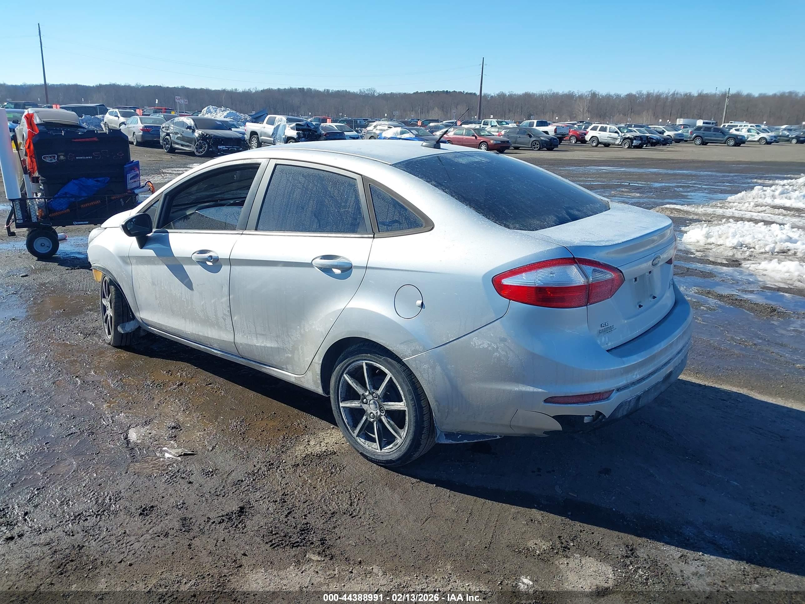 FORD FIESTA image 3
