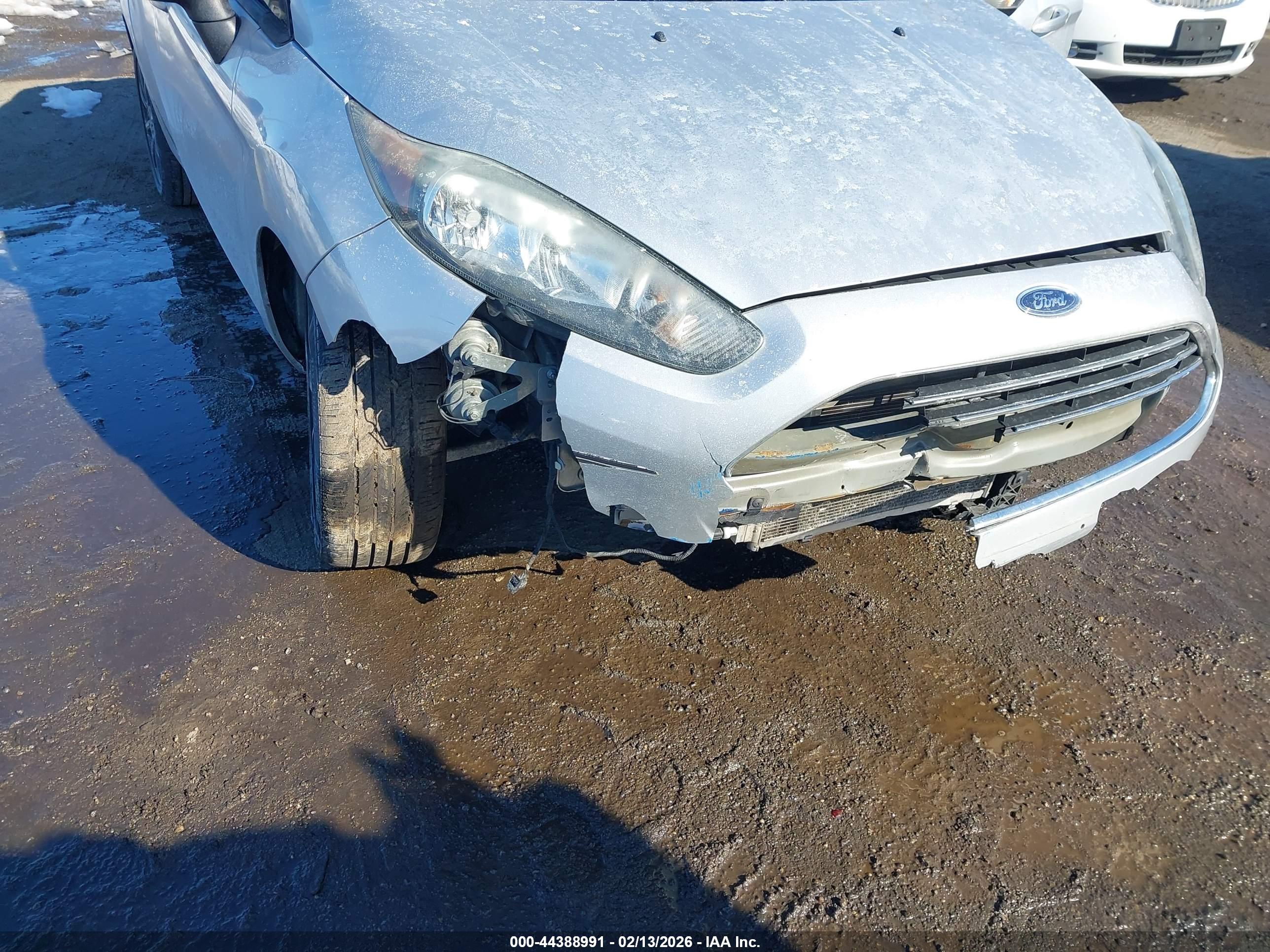 FORD FIESTA image 6