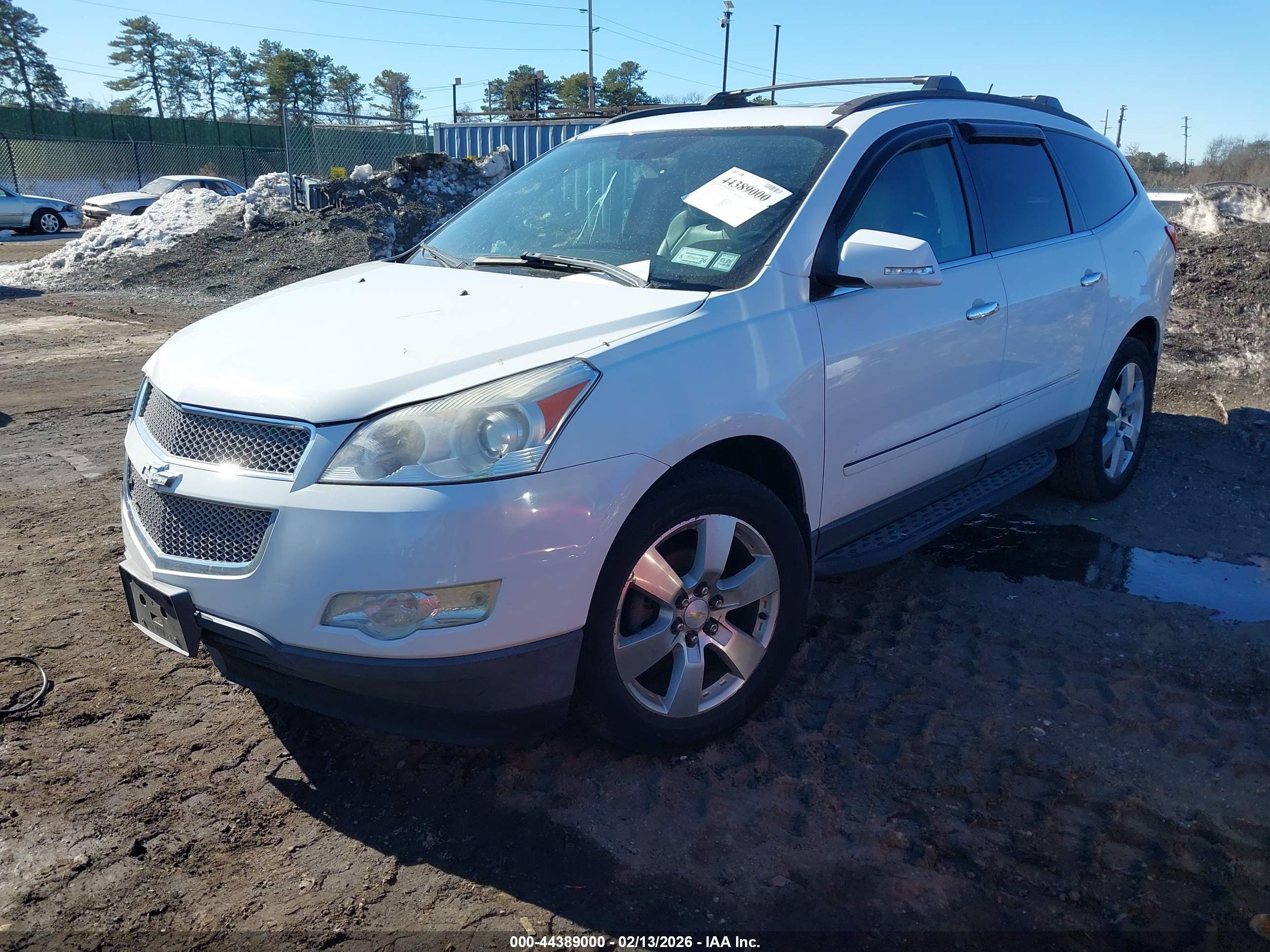 CHEVROLET TRAVERSE image 2