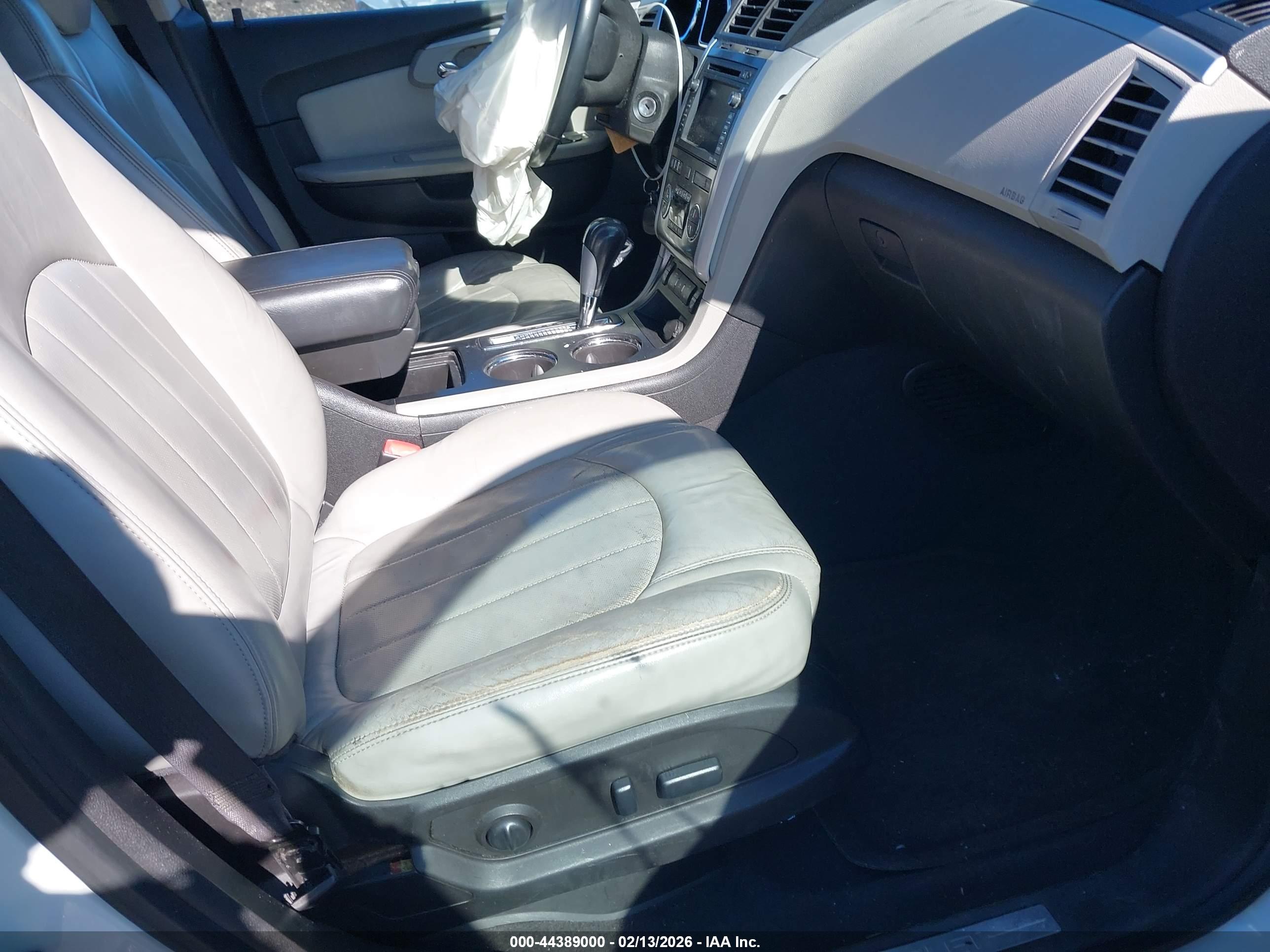 CHEVROLET TRAVERSE image 5