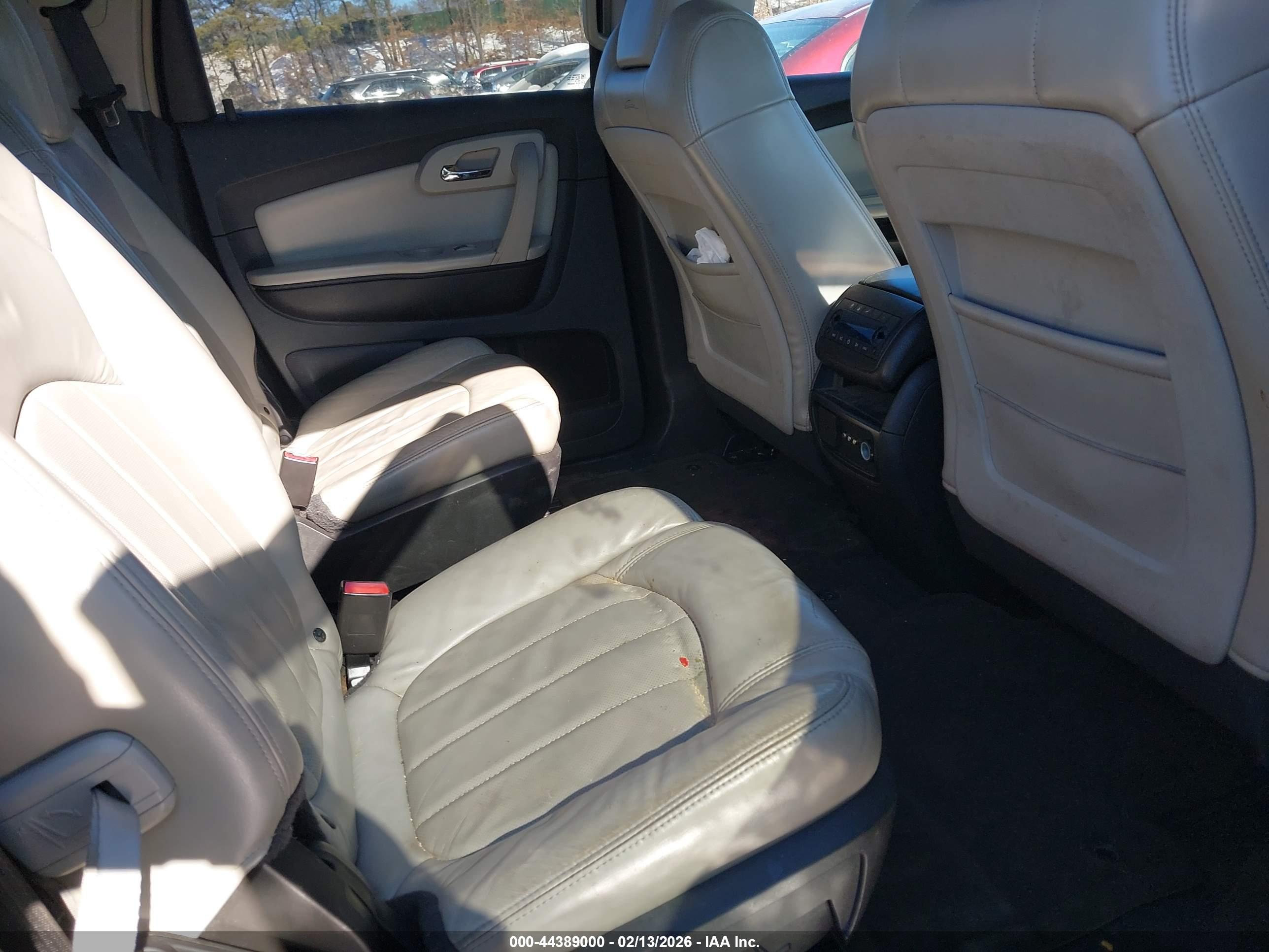 CHEVROLET TRAVERSE image 8