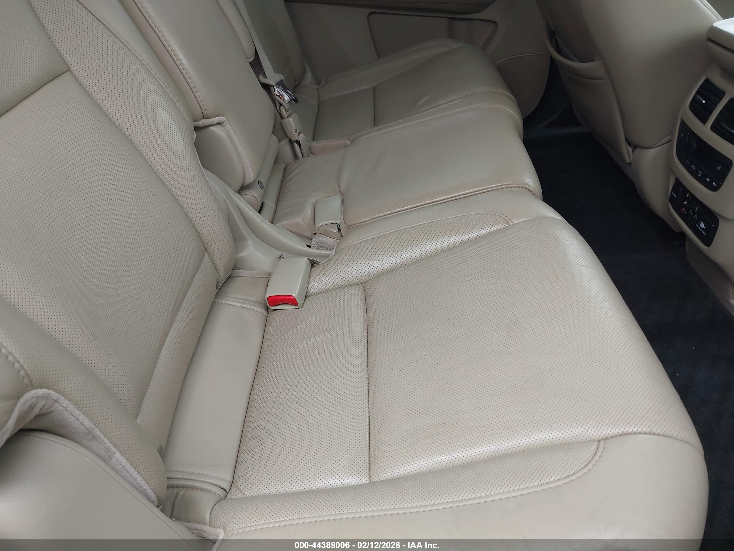 ACURA MDX image 8
