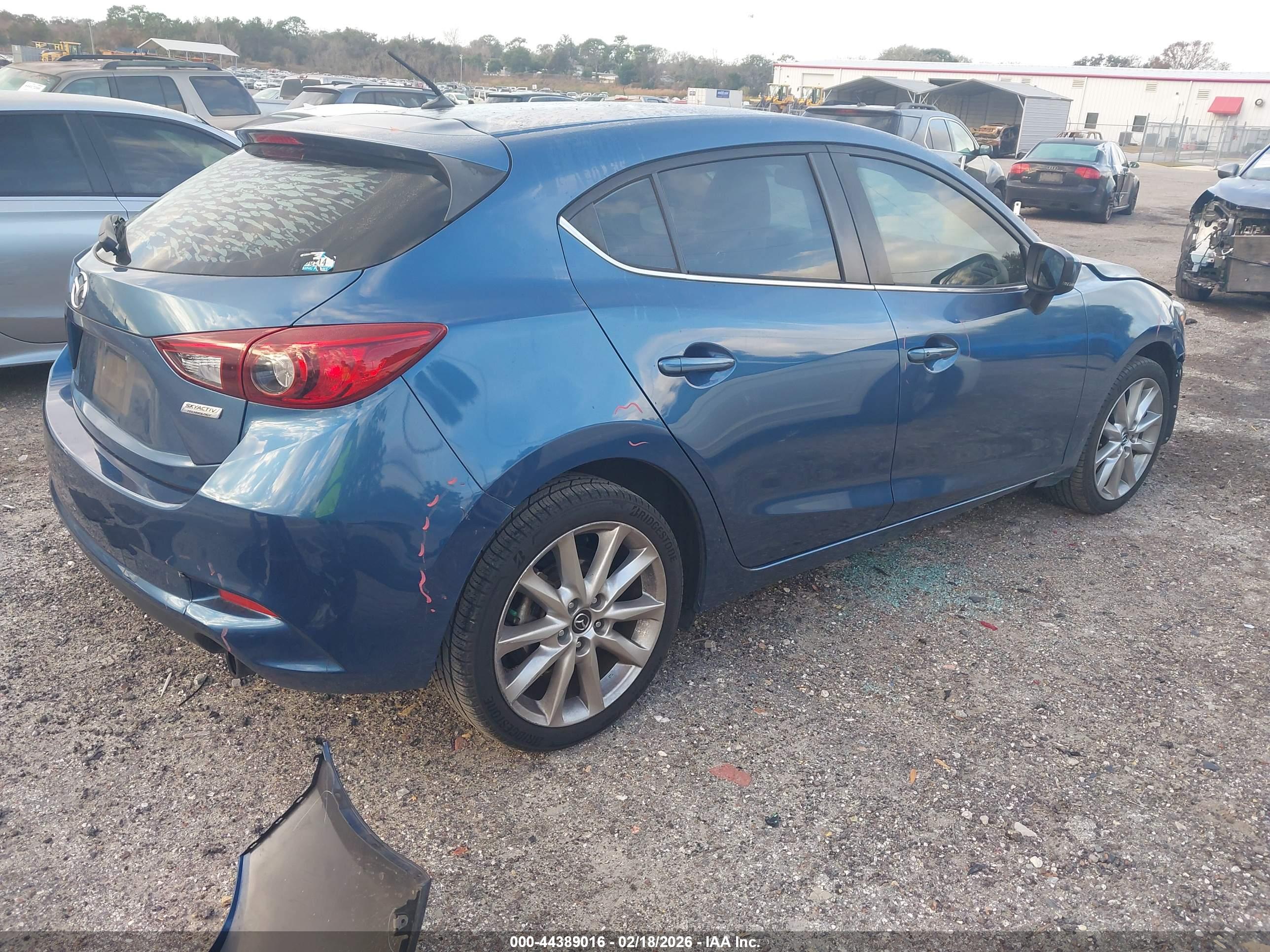 MAZDA MAZDA3 image 4