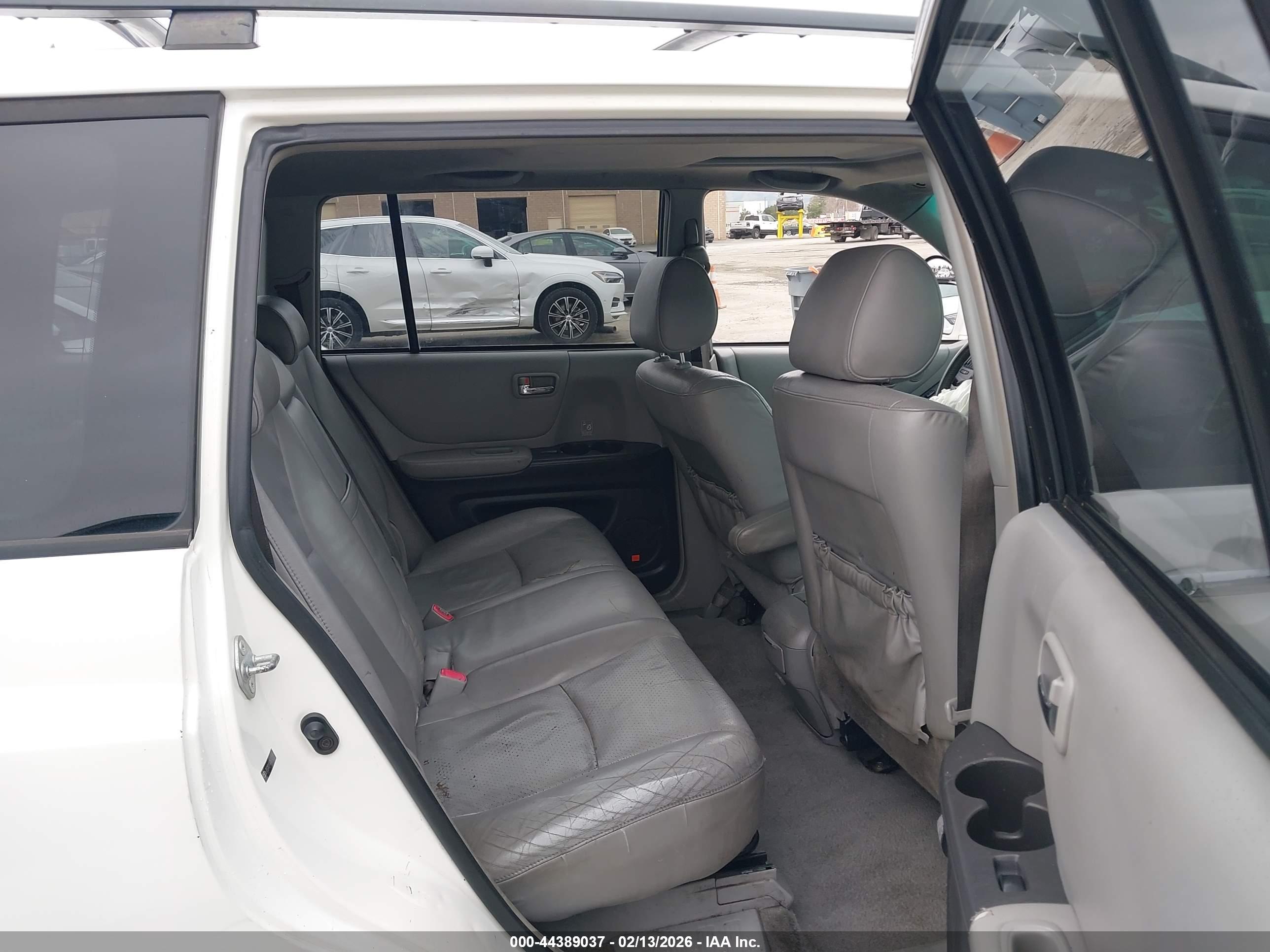 TOYOTA HIGHLANDER image 8