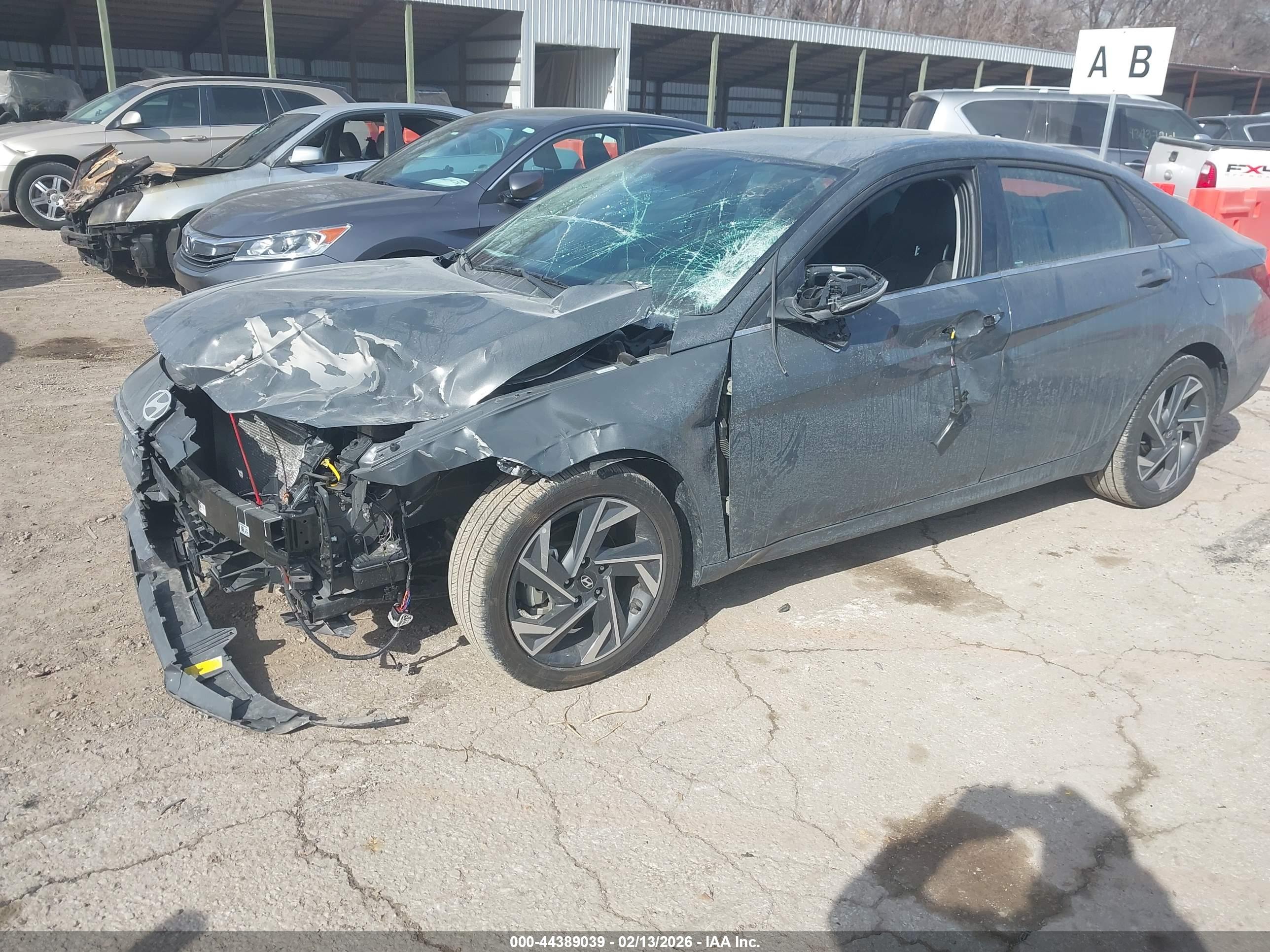 HYUNDAI ELANTRA image 2