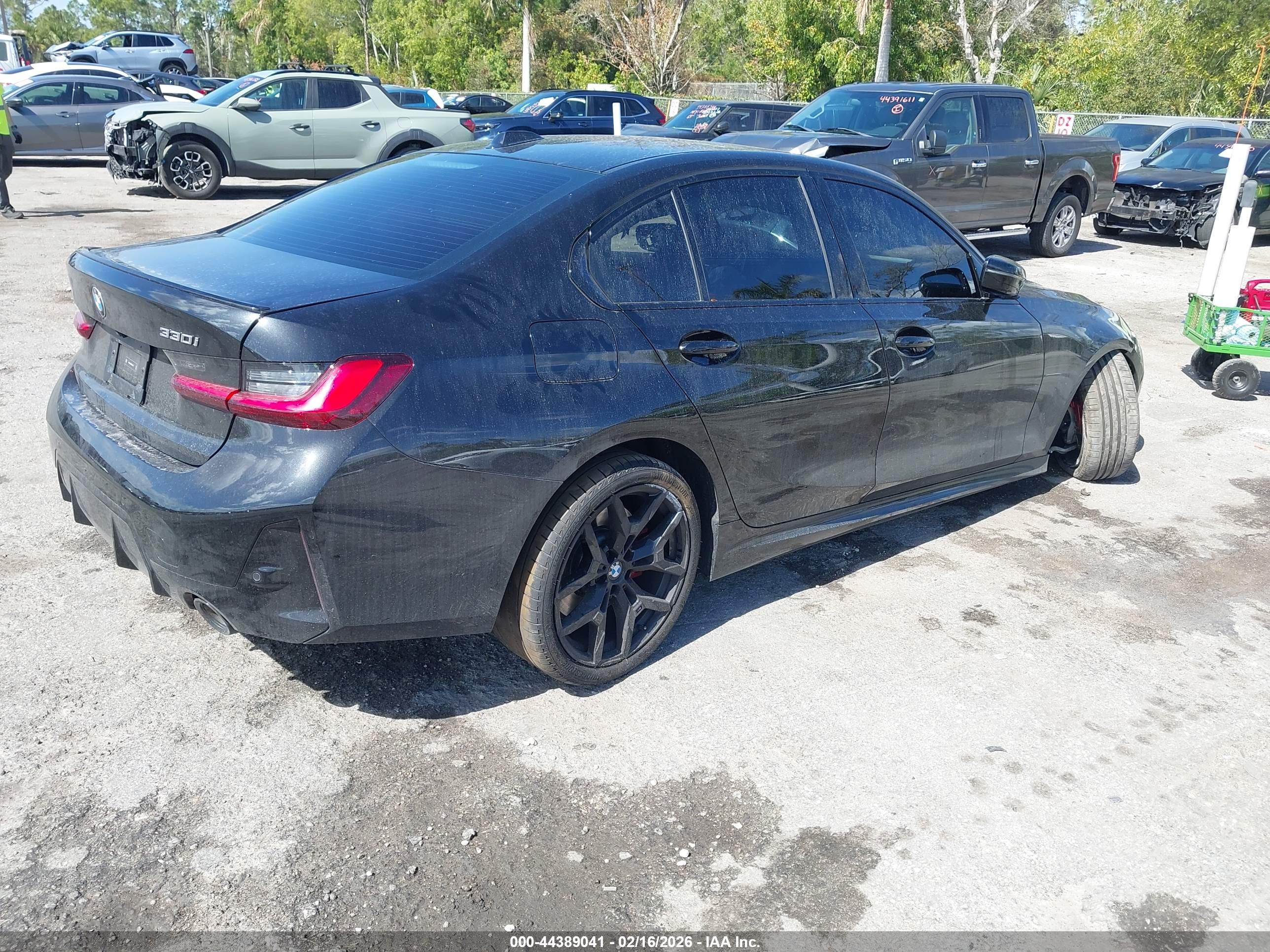 BMW 330I image 4