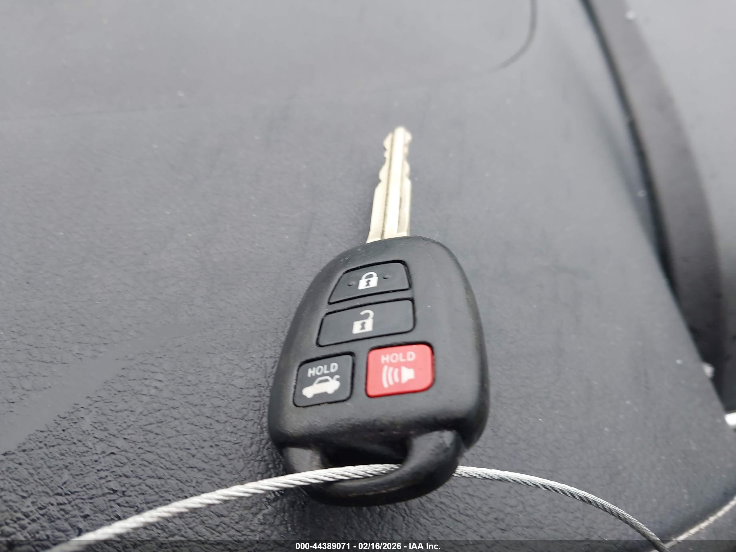 TOYOTA CAMRY image 11