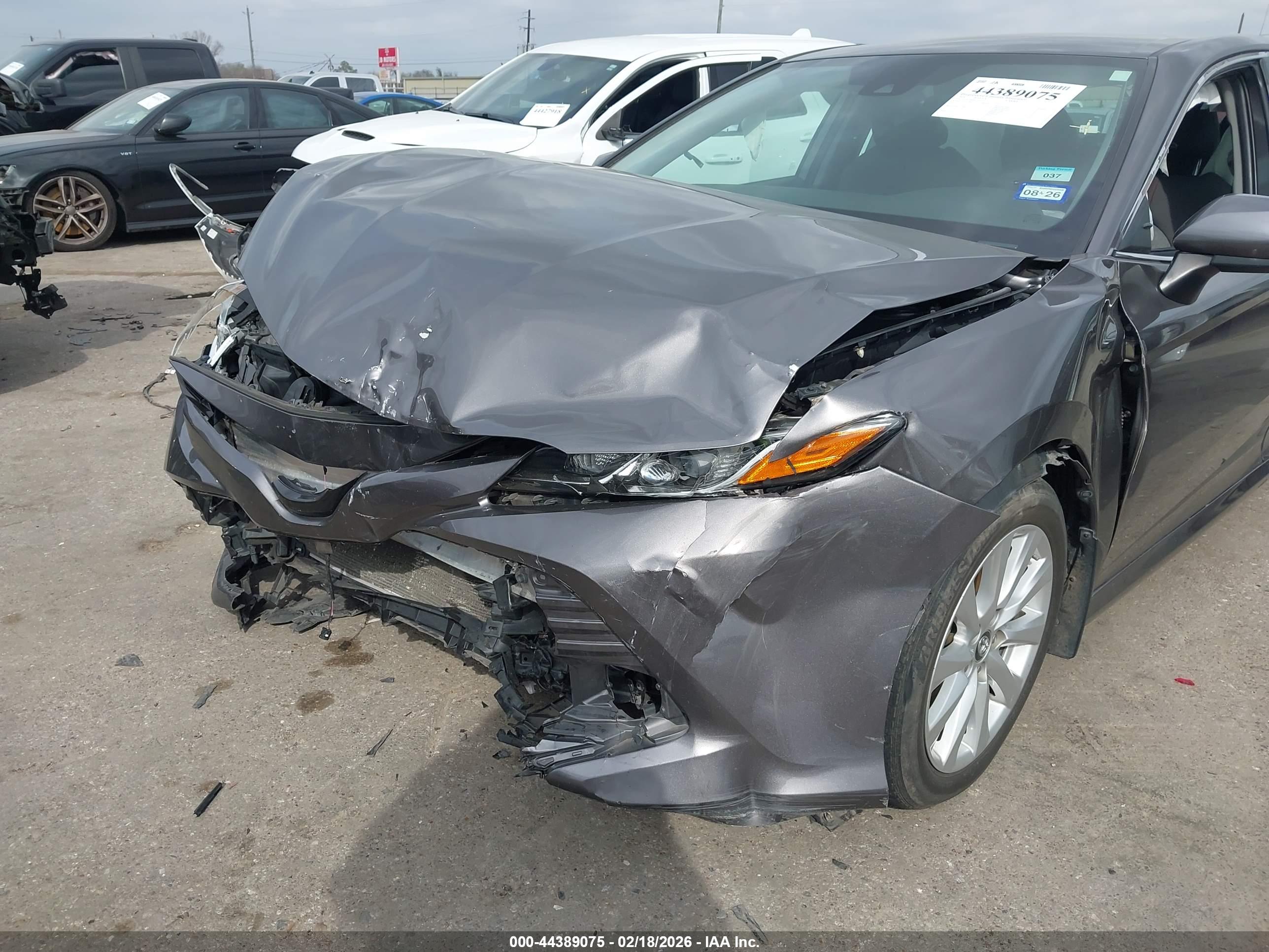 TOYOTA CAMRY image 6
