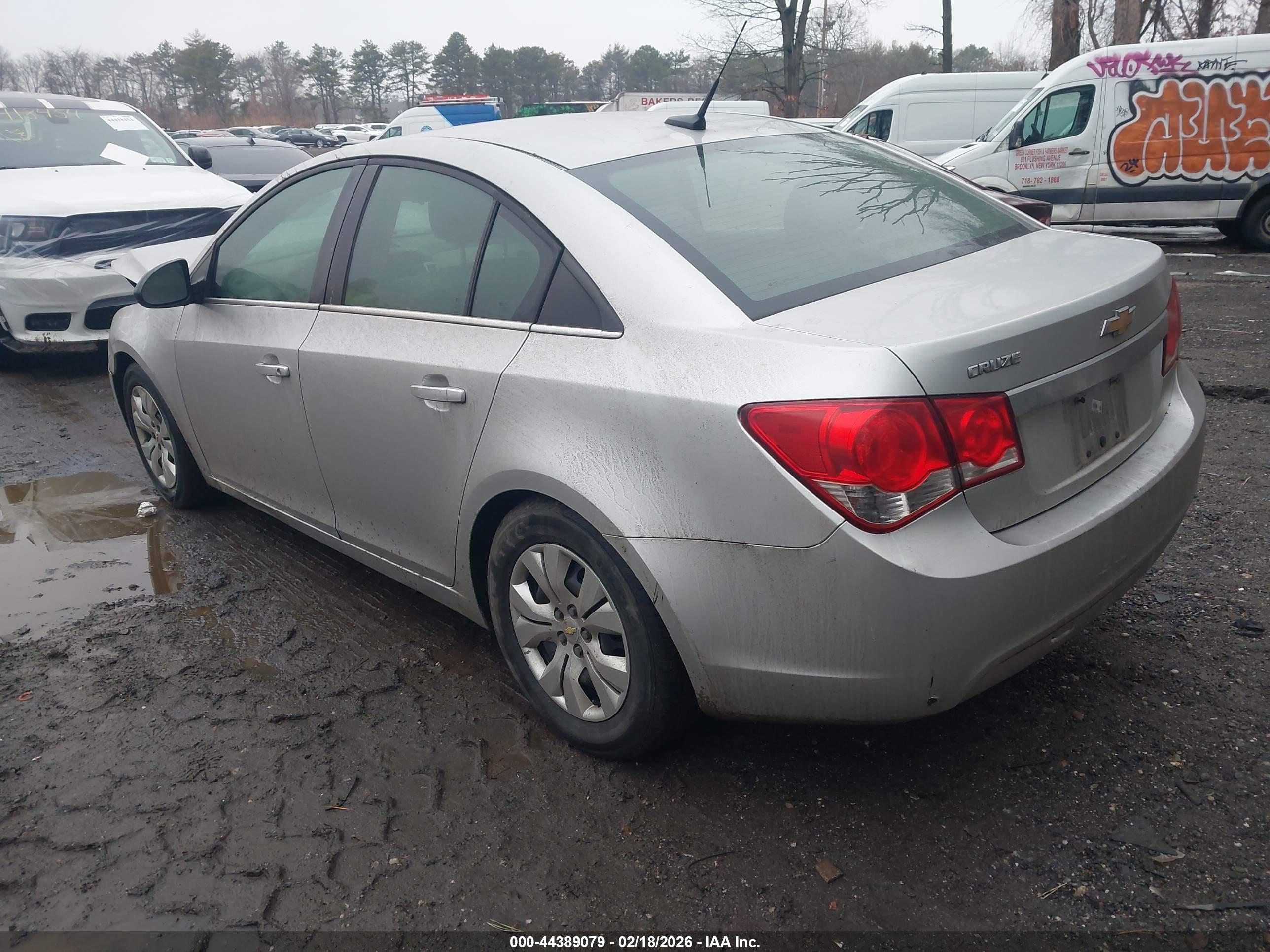 CHEVROLET CRUZE image 3
