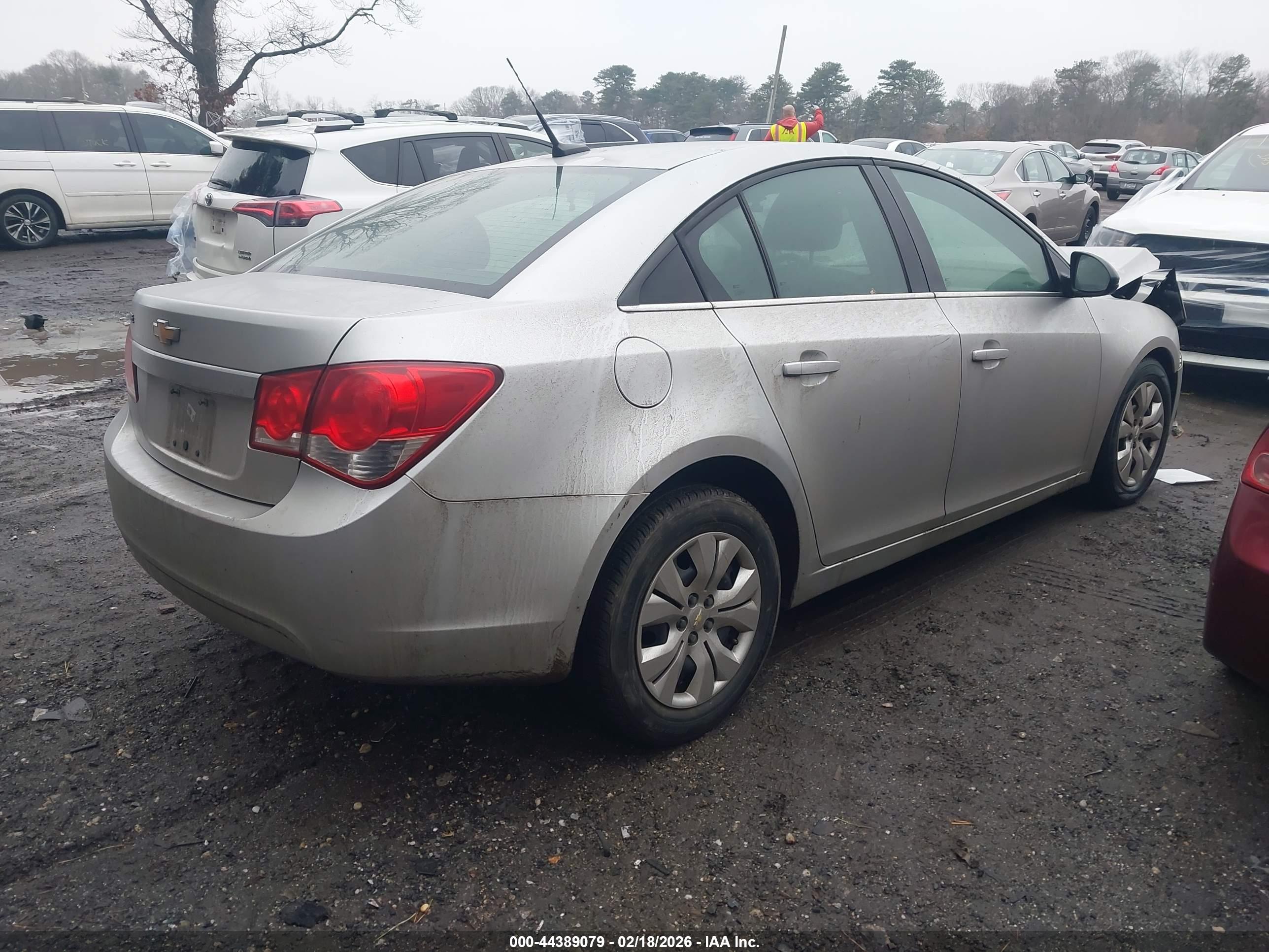 CHEVROLET CRUZE image 4