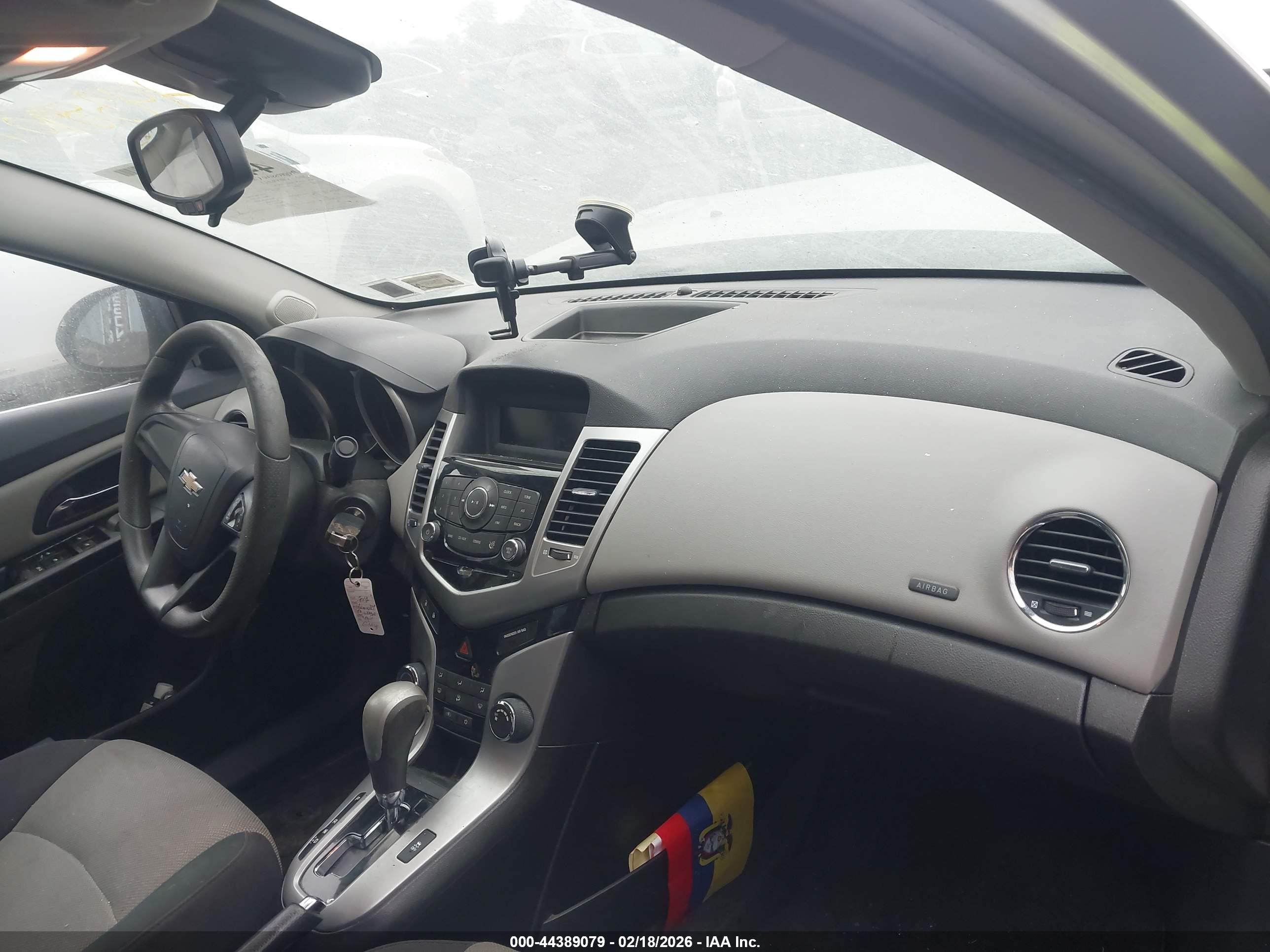 CHEVROLET CRUZE image 5