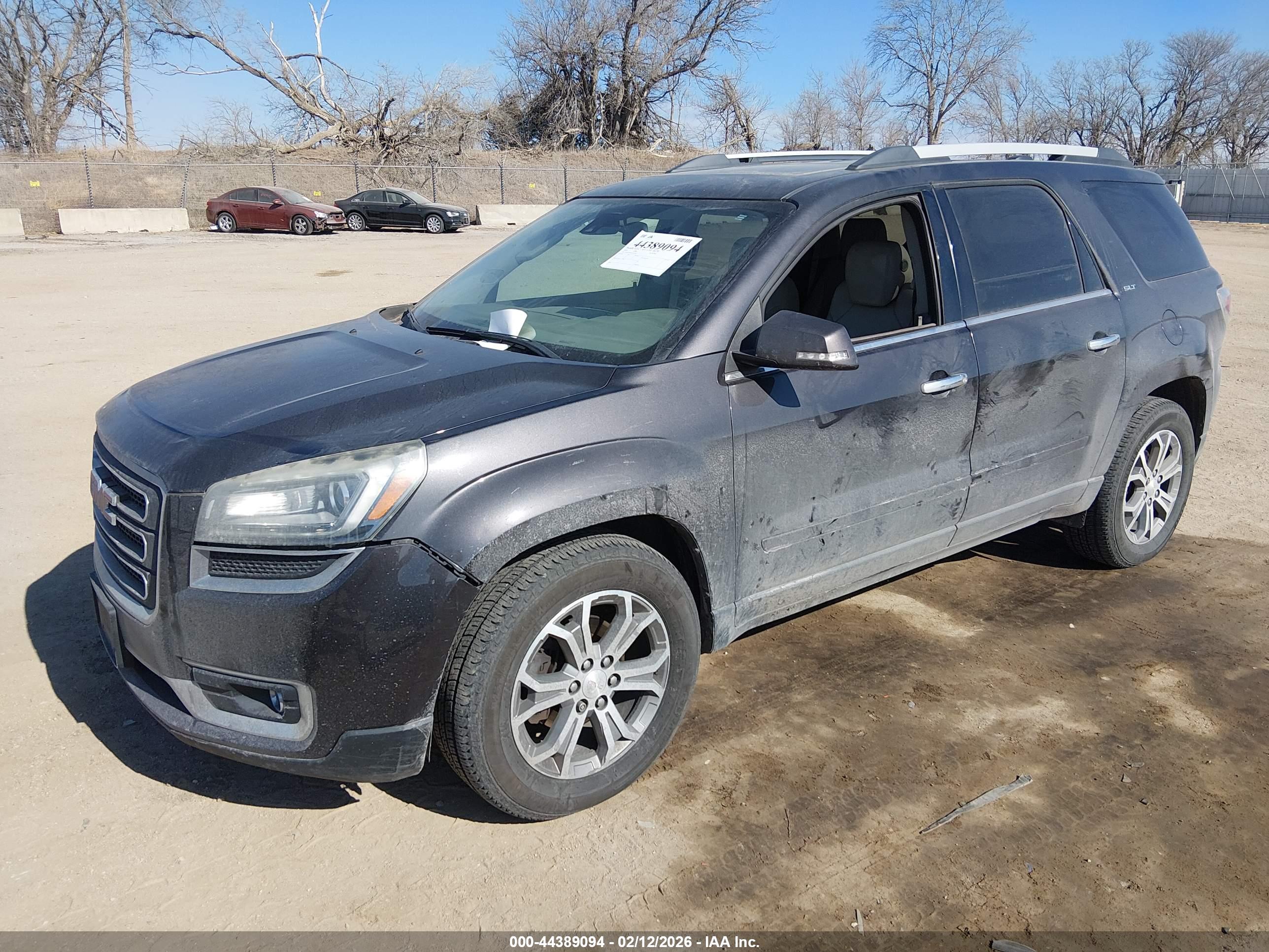 GMC ACADIA image 2
