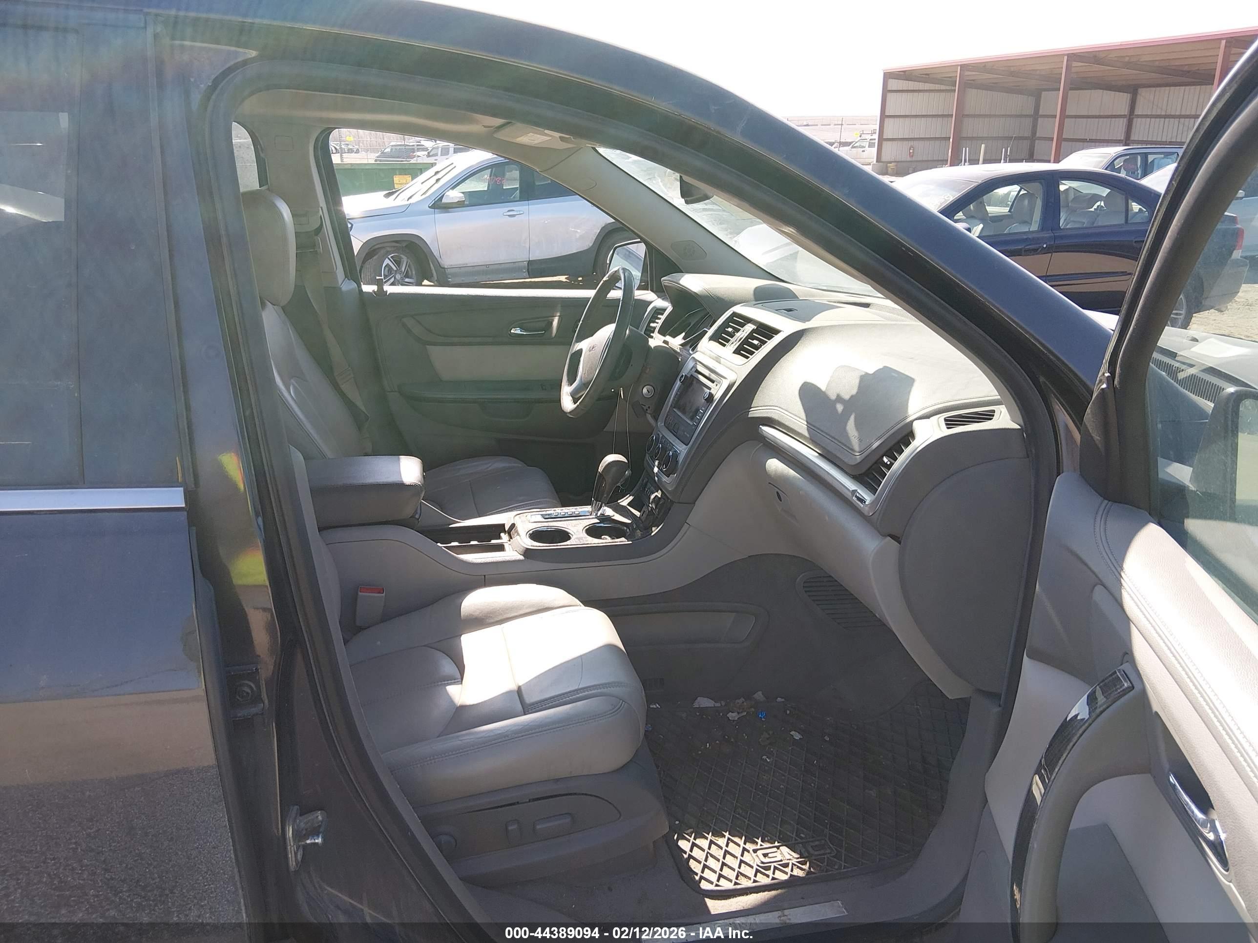 GMC ACADIA image 5