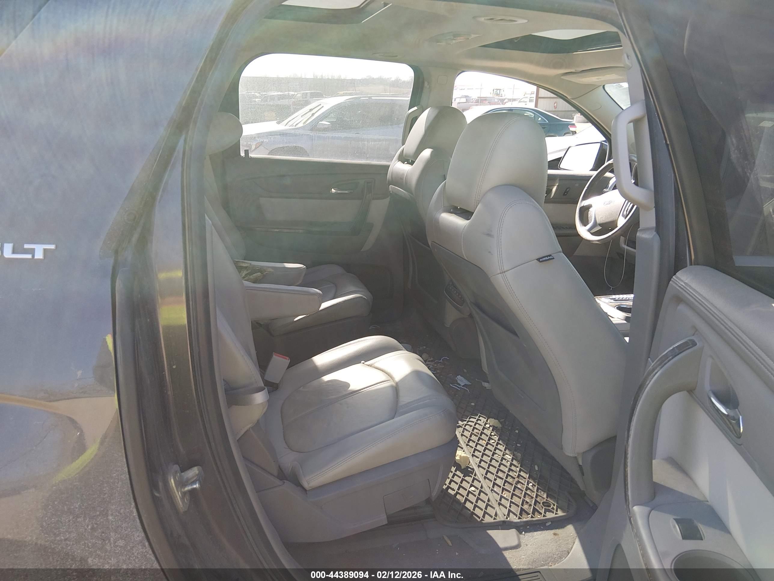 GMC ACADIA image 8