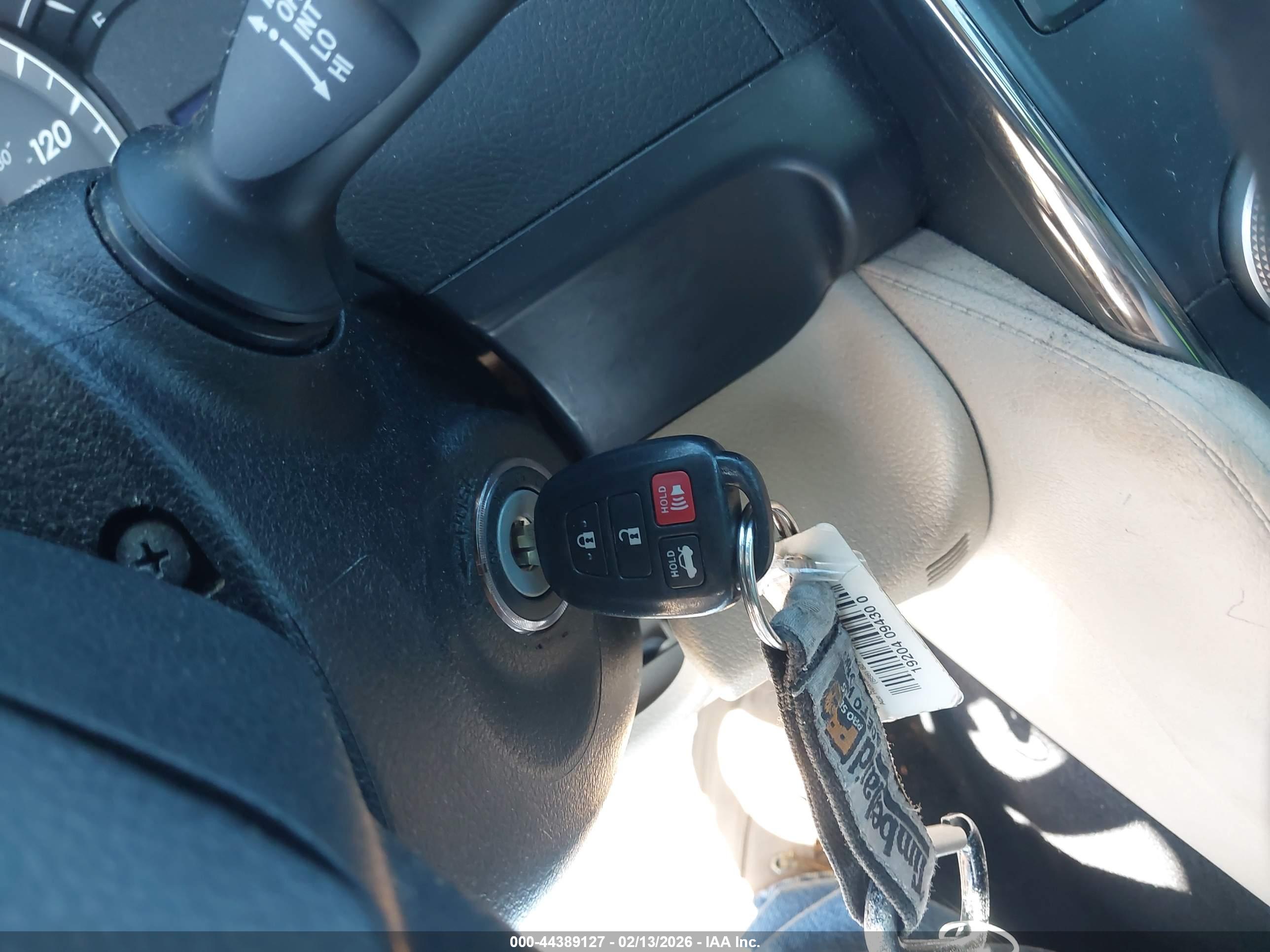 TOYOTA CAMRY image 11