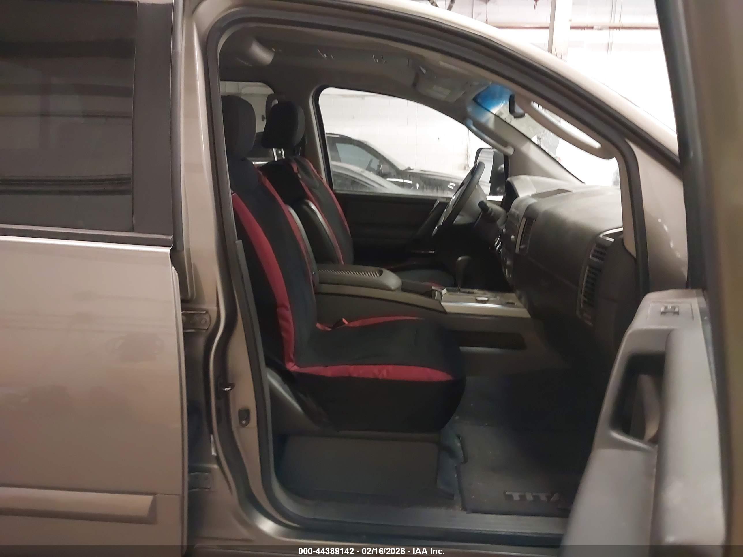 NISSAN TITAN image 5