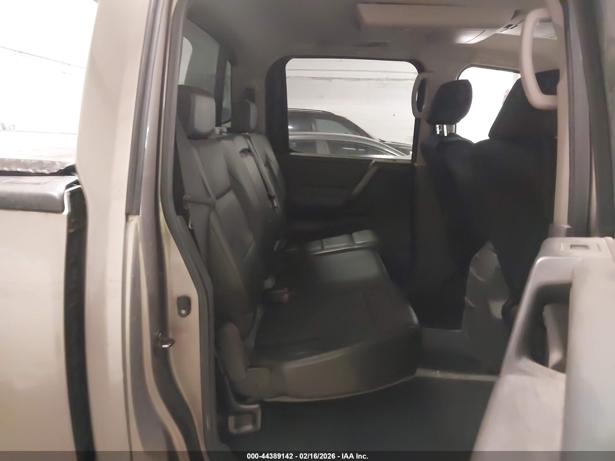 NISSAN TITAN image 8