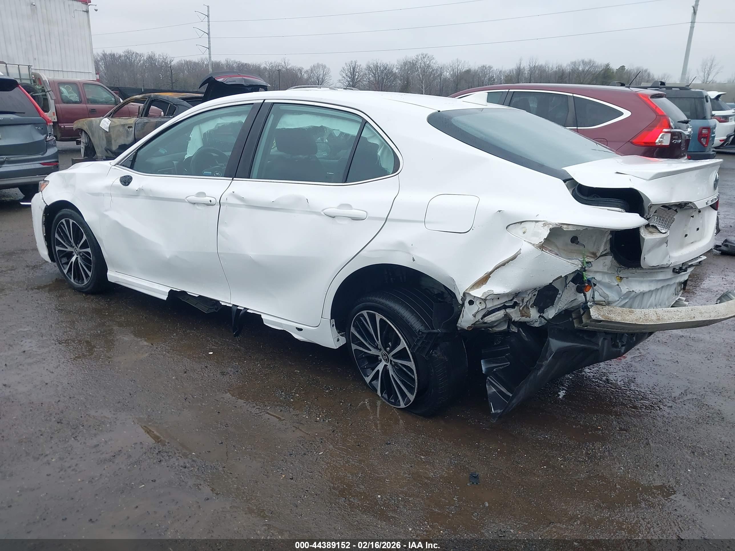 TOYOTA CAMRY image 3