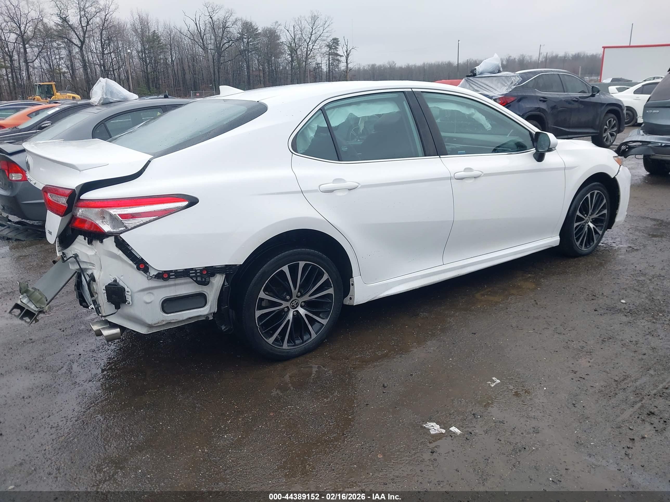 TOYOTA CAMRY image 4
