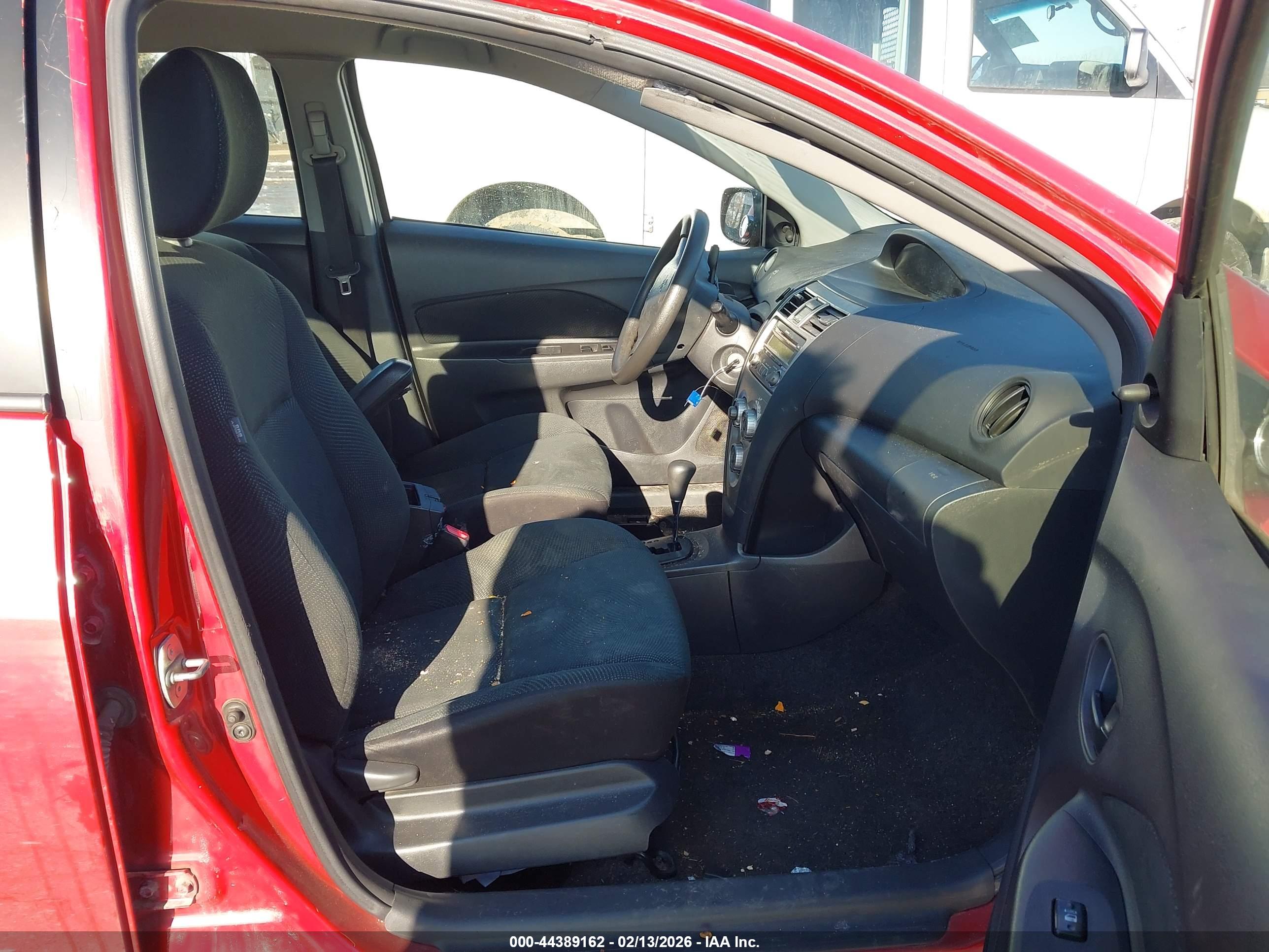 TOYOTA YARIS image 5