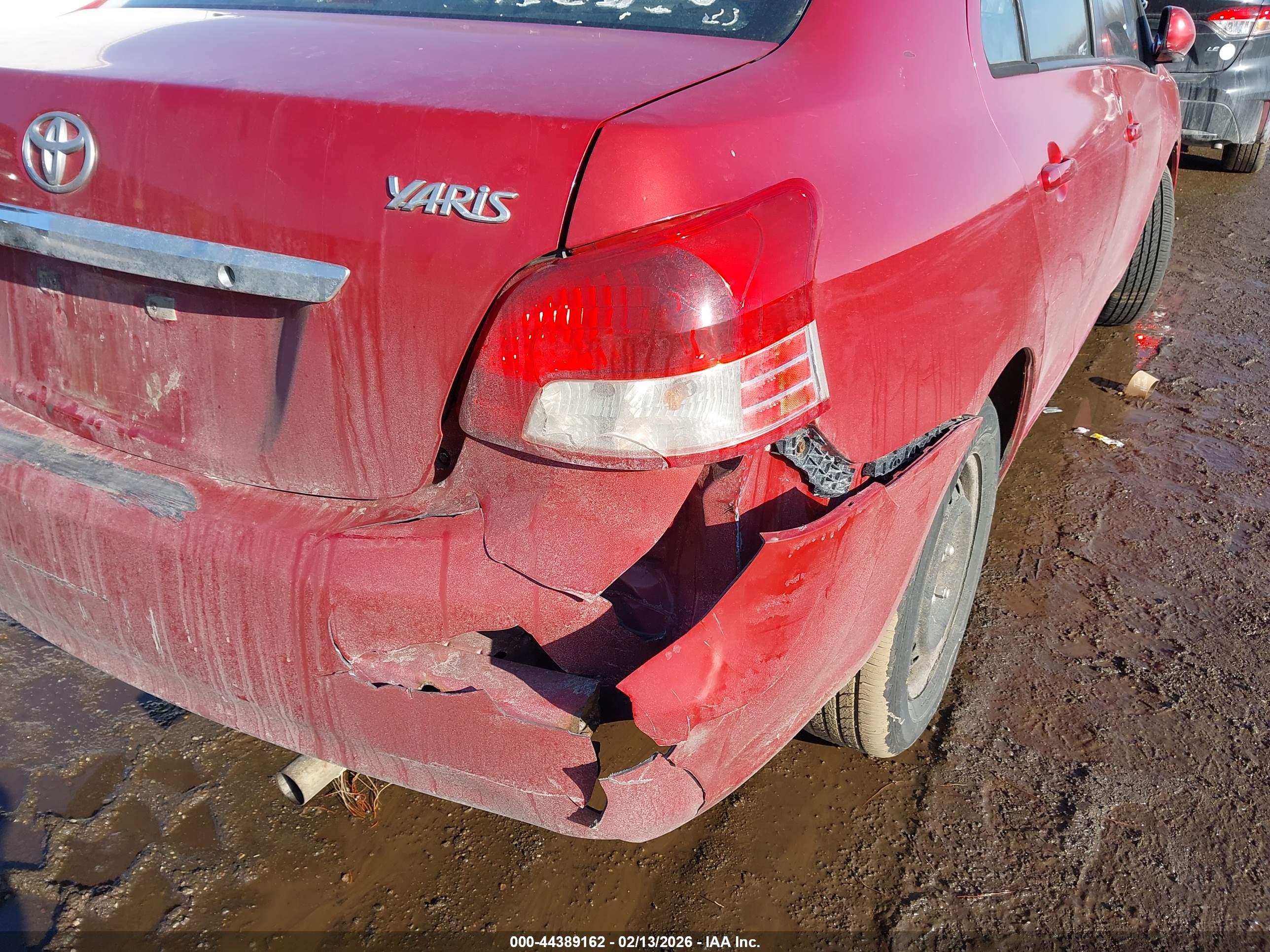 TOYOTA YARIS image 6
