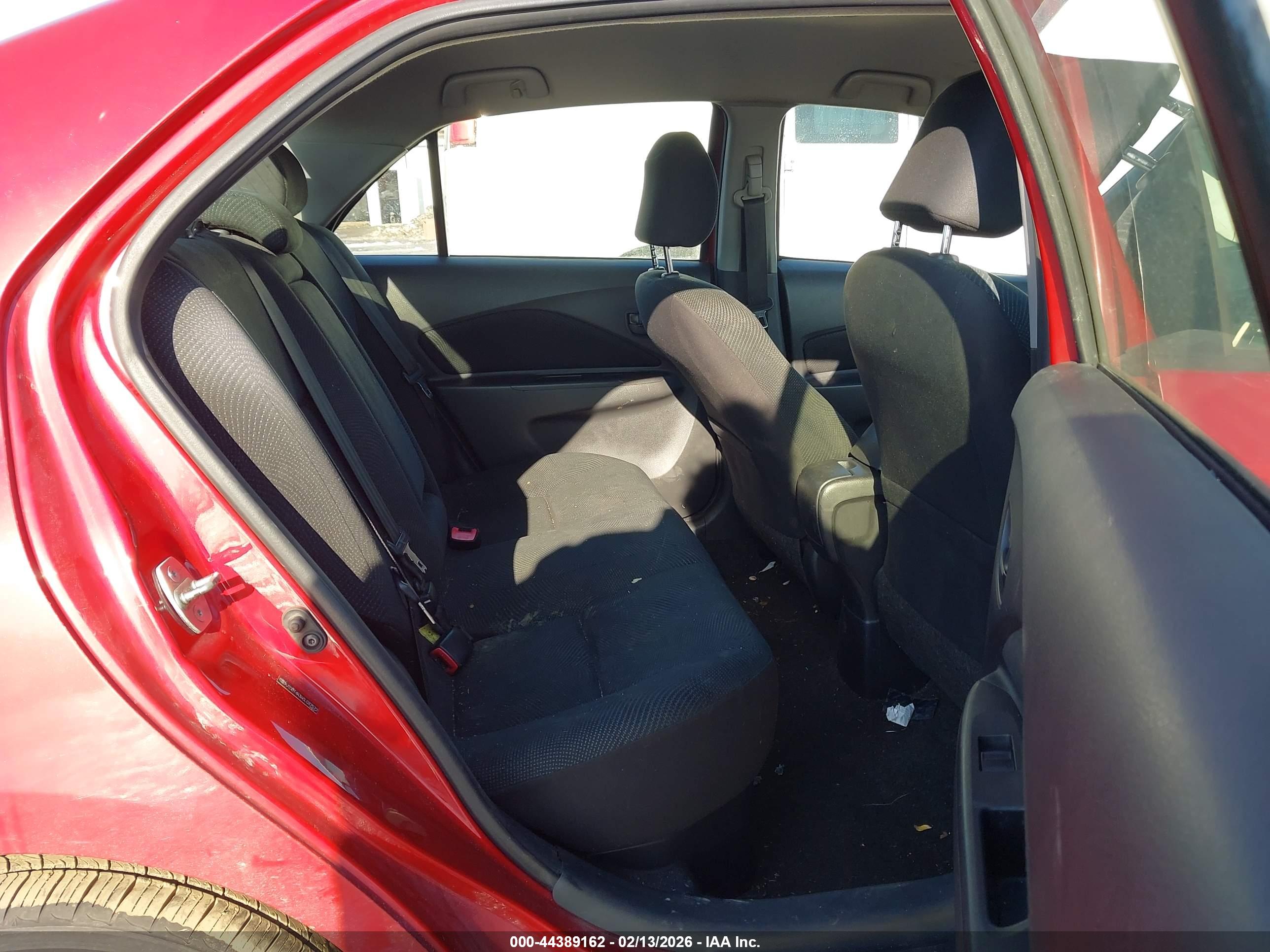 TOYOTA YARIS image 8