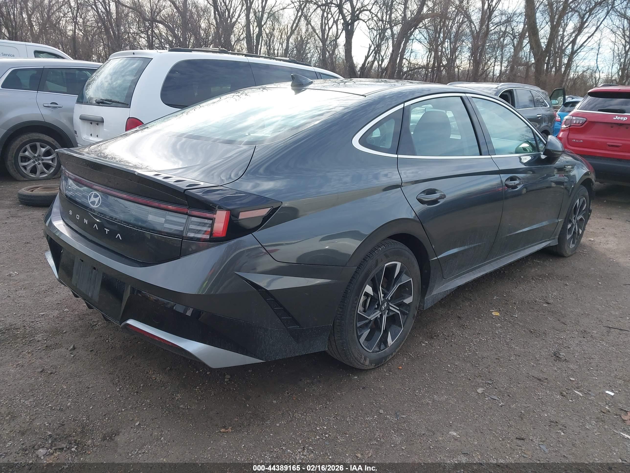 HYUNDAI SONATA image 4