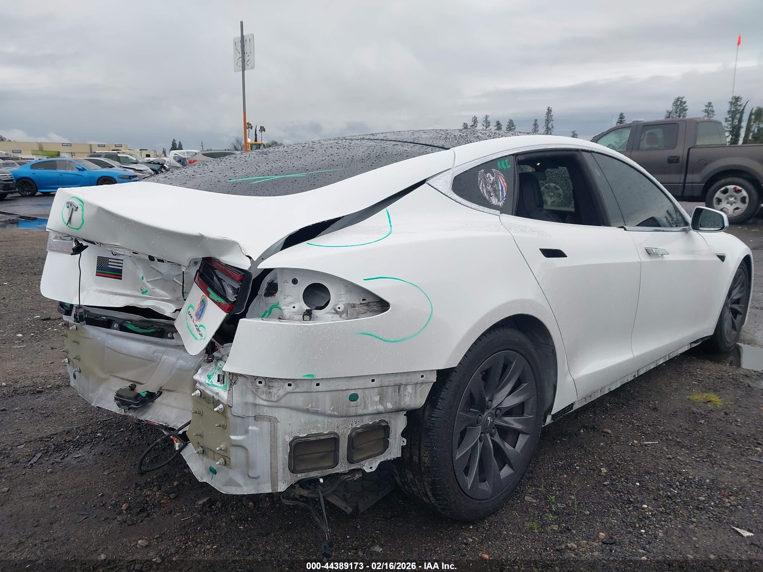 TESLA MODEL image 4