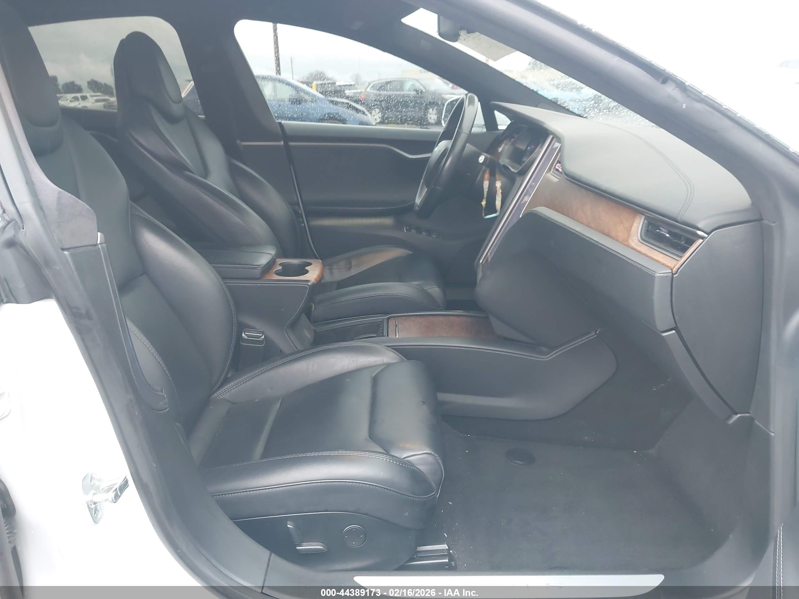 TESLA MODEL image 5