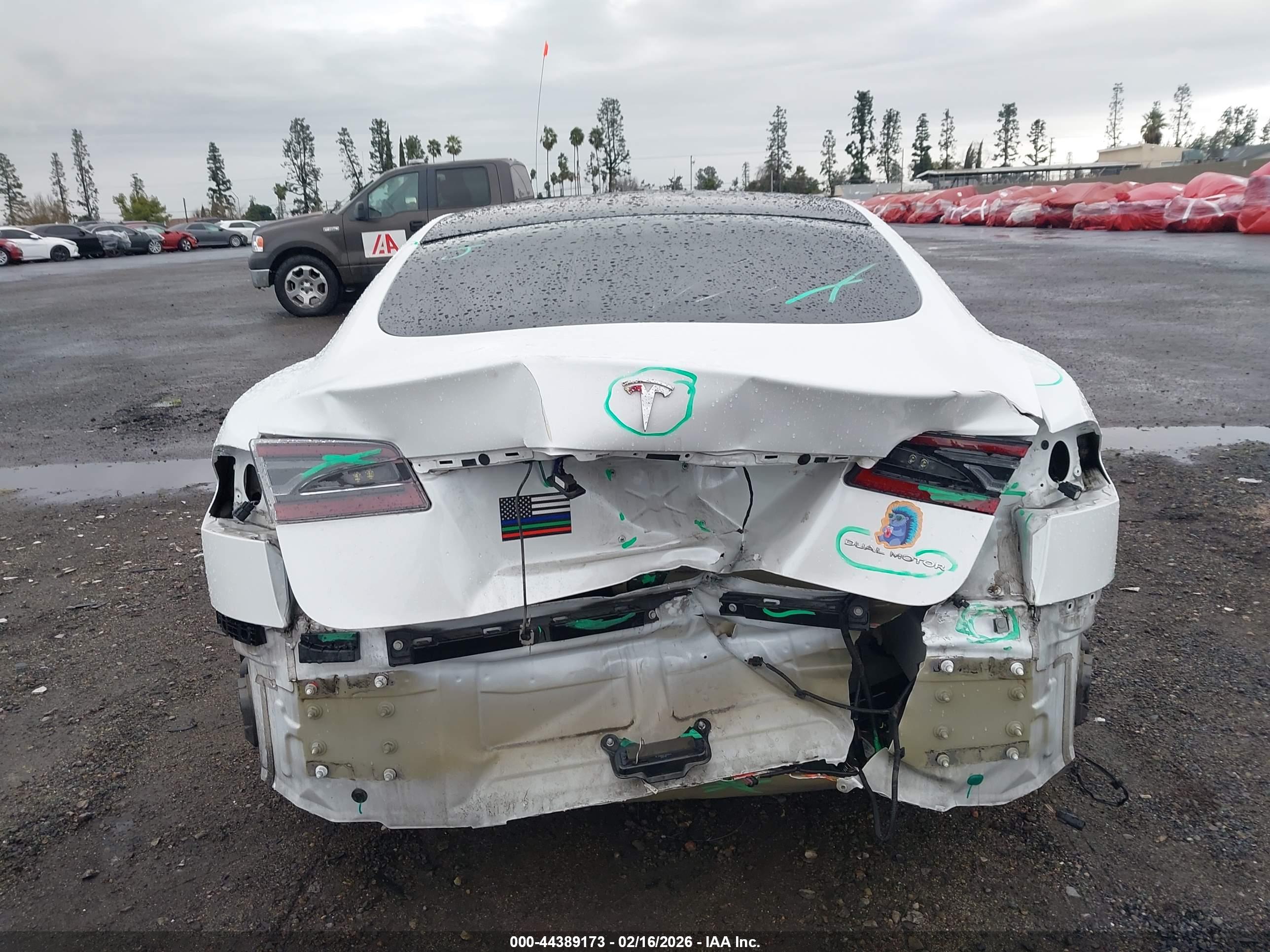 TESLA MODEL image 6