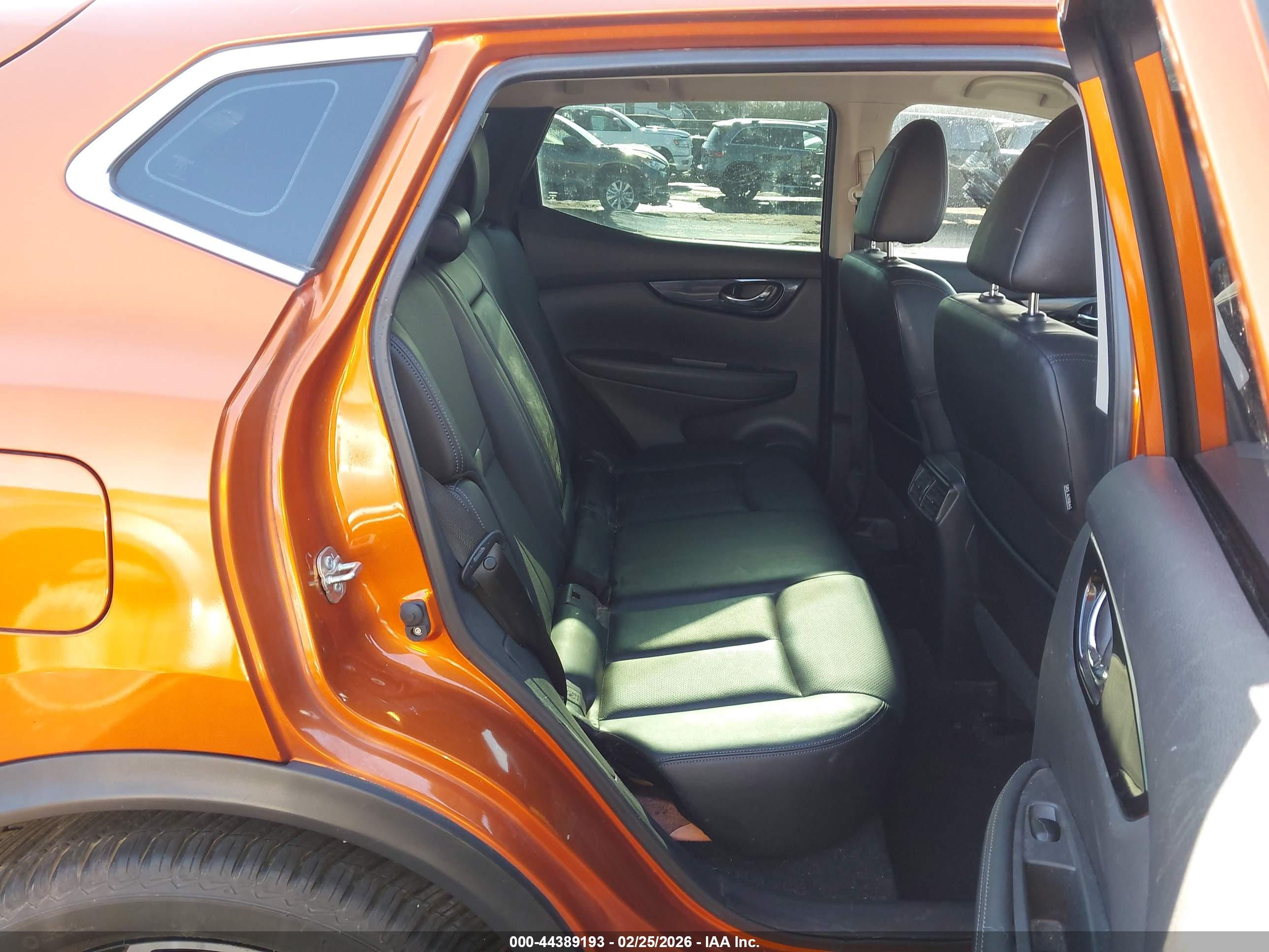 NISSAN ROGUE image 8