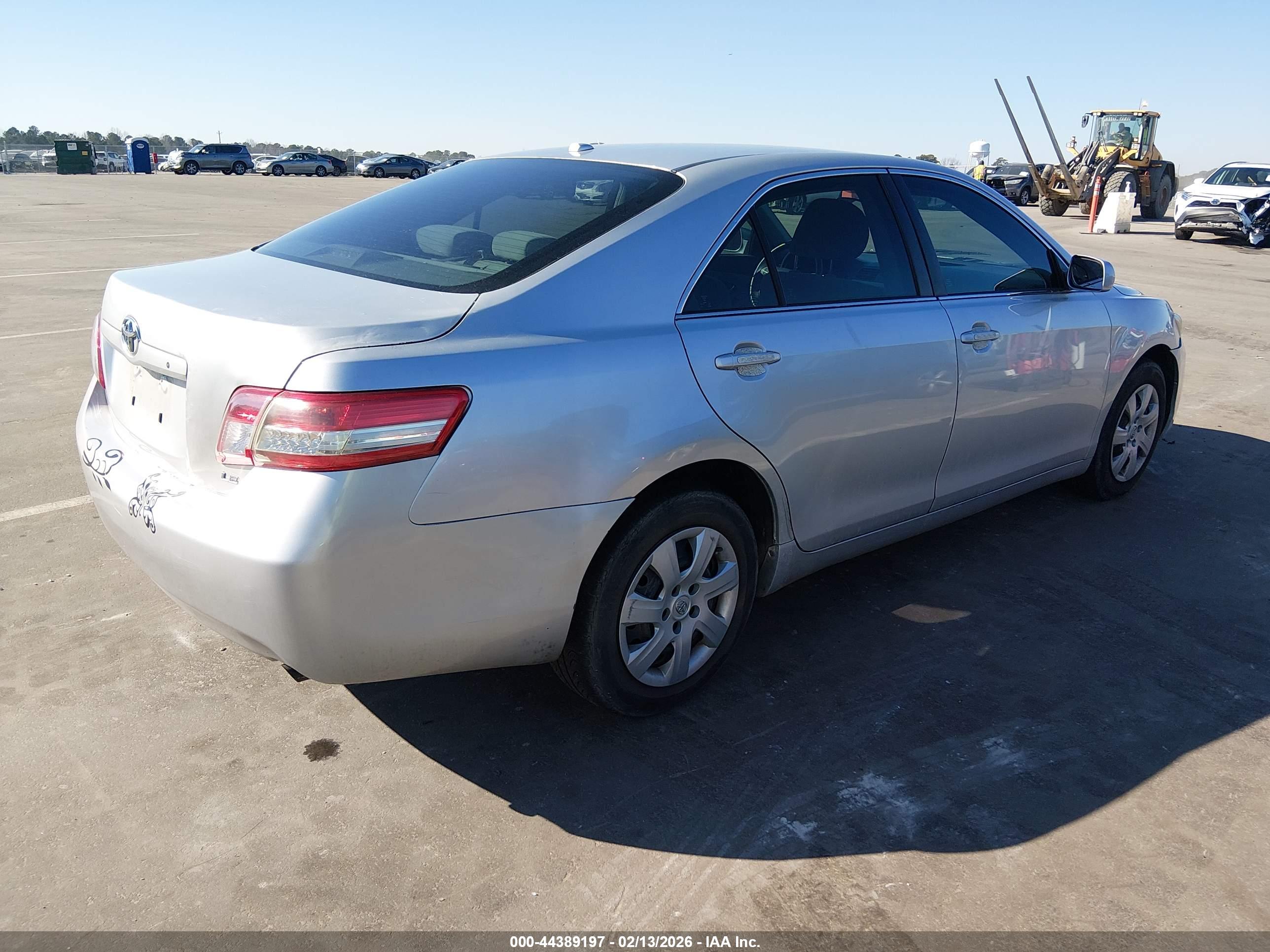 TOYOTA CAMRY image 4
