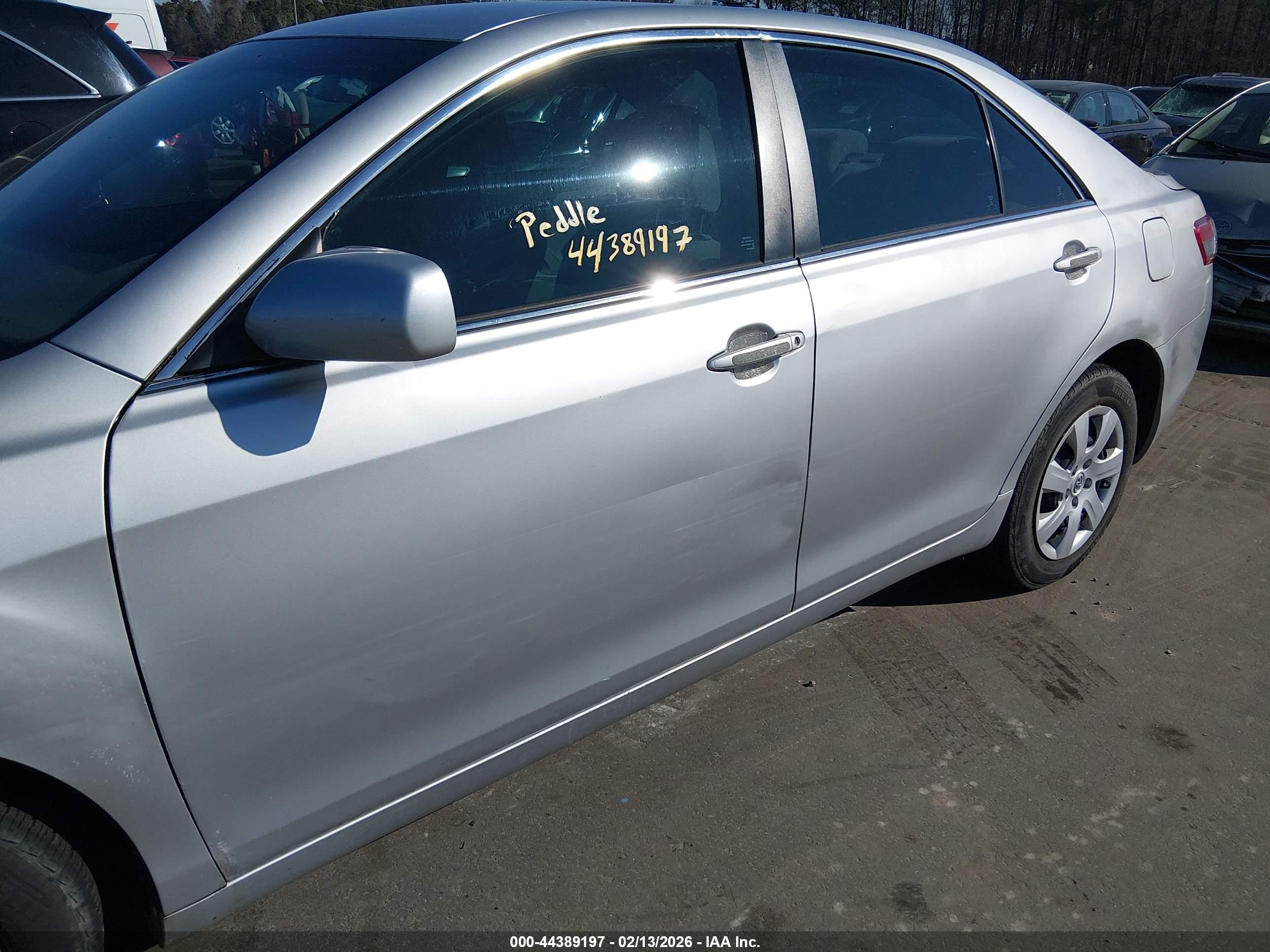 TOYOTA CAMRY image 6