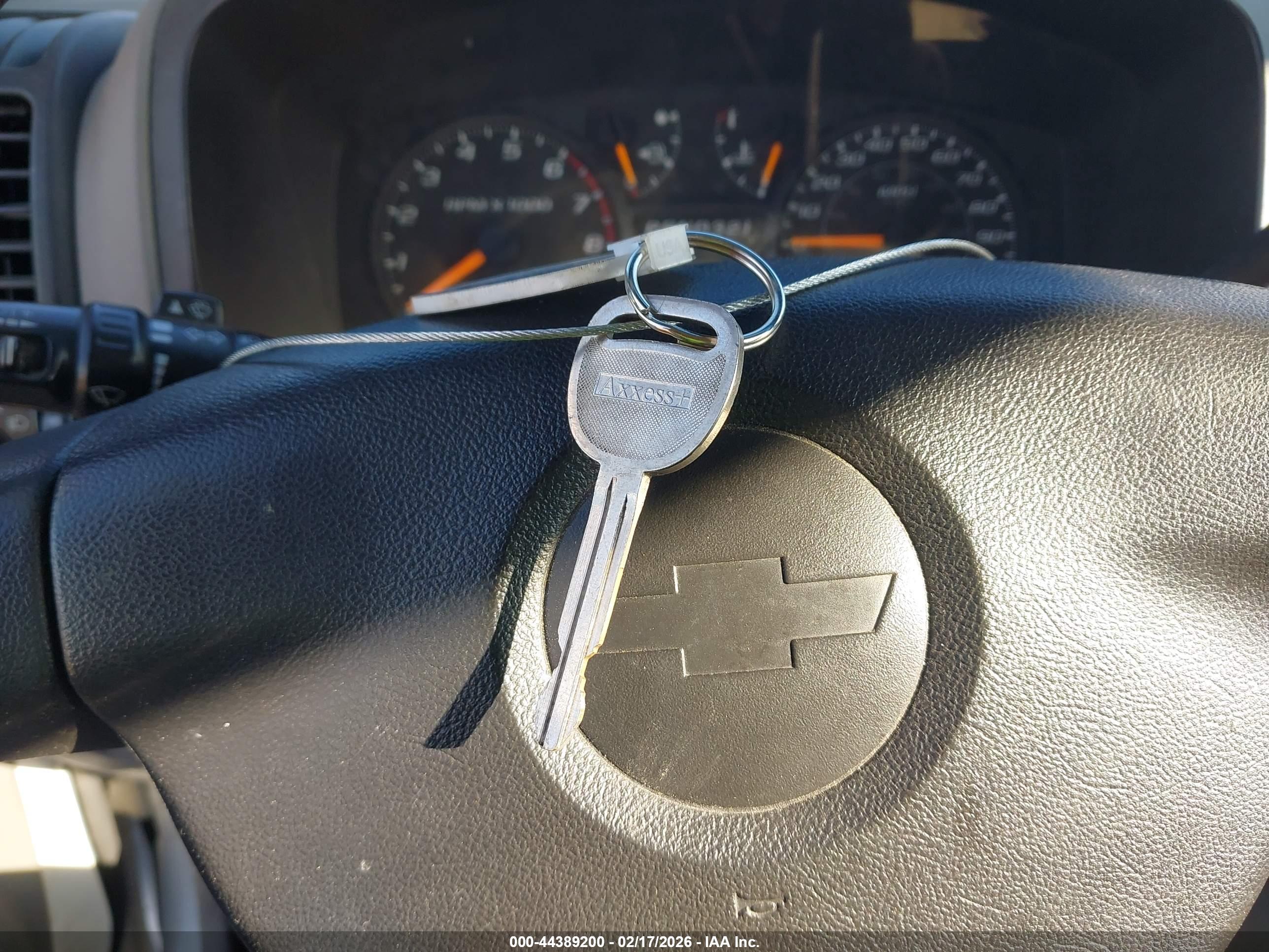 CHEVROLET COLORADO image 11