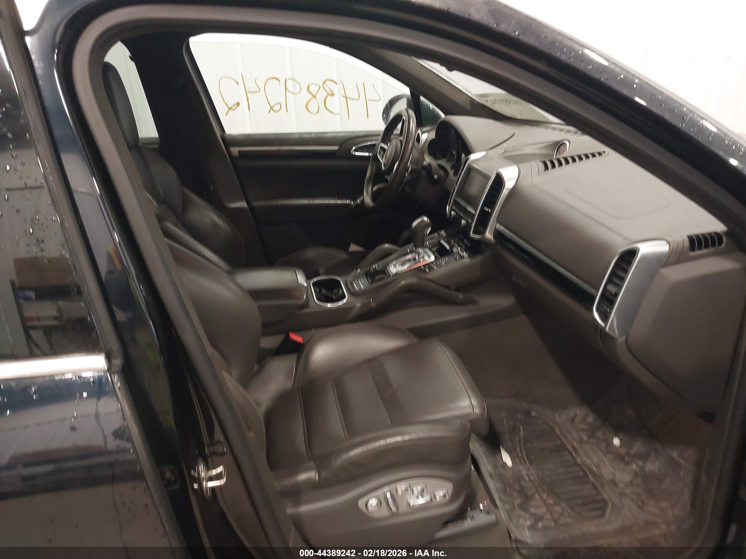 PORSCHE CAYENNE image 5